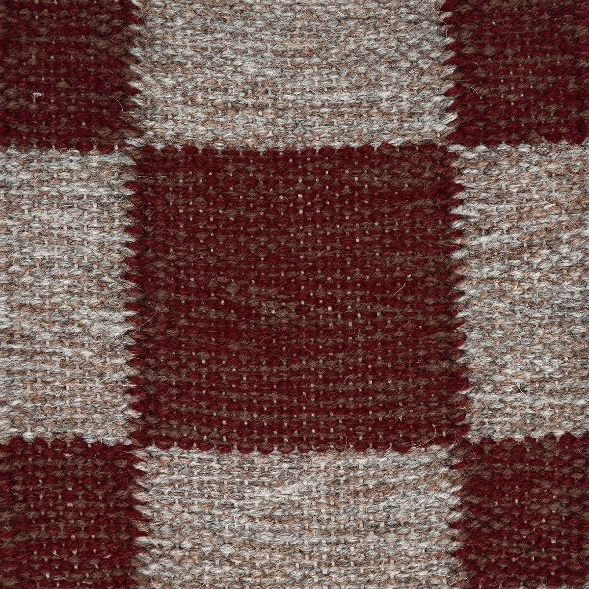 <p><meta charset="UTF-8"><a id="fancybox-right"></a><span class="fancy-ico" id="fancybox-right-ico"></span></p>
<div id="fancybox-title" class="fancybox-title-inside"></div>
<div class="fancybox-title-inside">
<meta charset="UTF-8">
<meta charset="UTF-8">
<span>Single Weave Chequered, sq 1 – wine mix 6005, CH5226, sq 2 - grey mix 11, 04 on the natural yarn</span><br>
</div>