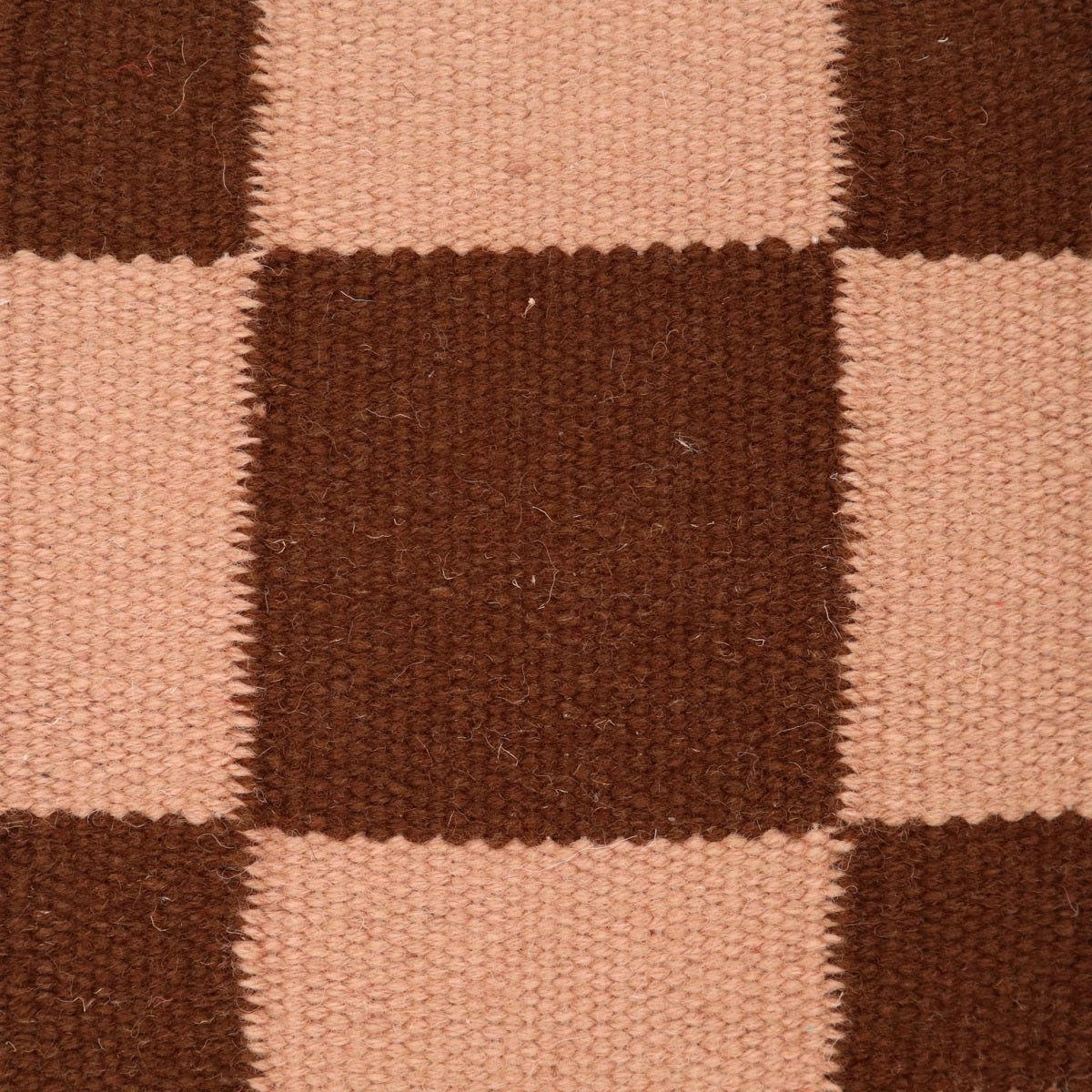 <p>Single Weave Chequered, sq 1 - brown CH4225, sq 2 - beige 6001 on the natural yarn</p>