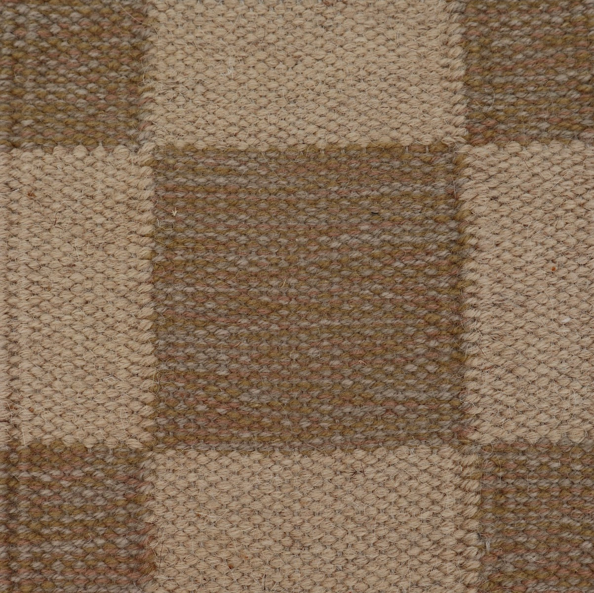 <p>Single Weave Chequered, sq 1 - ochre mix 6040, 6014, 6001, 6004, sq 2 - cream 19 on the natural yarn</p>