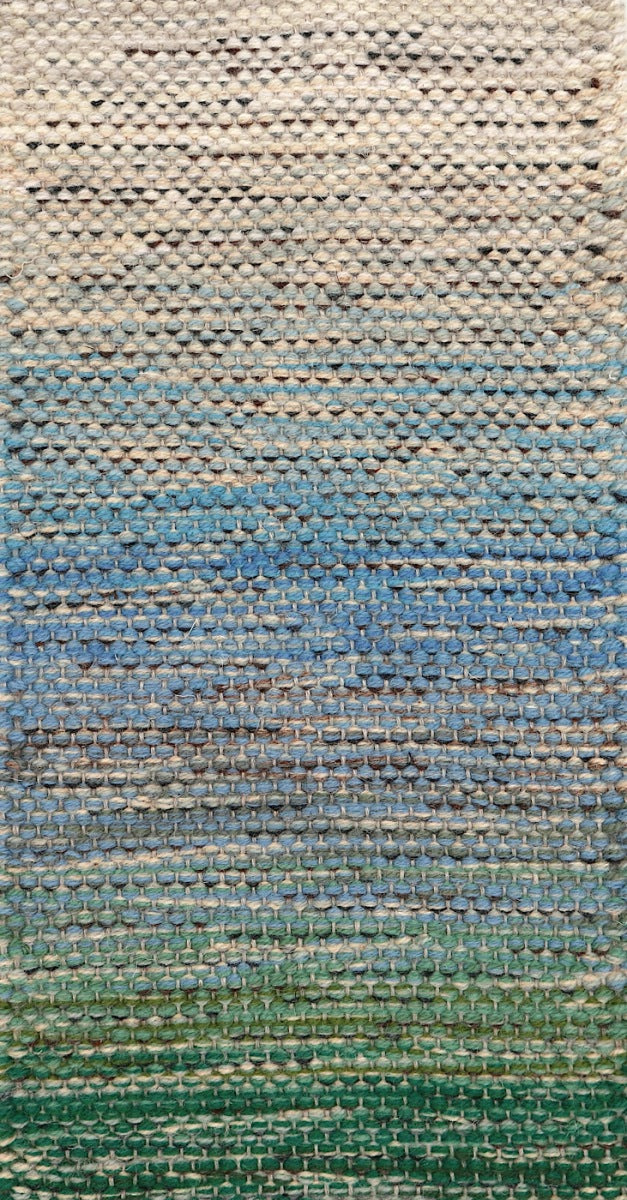 <p>Single Weave Crescendo, white mix 6023, 06, 1023, CH1207, warm white mix 07, 6023, CH033, 1023, blue mix 5017, 5001, 5012, blue mix 5017, 5001, 5009, blue mix 5010, 02, 5001, blue-green mix 5010, 1025, 062, green mix 8233, 4006, CH015, green mix 4011, 4008, 4007, effects in 05 / 17 / 04  on the natural yarn</p>