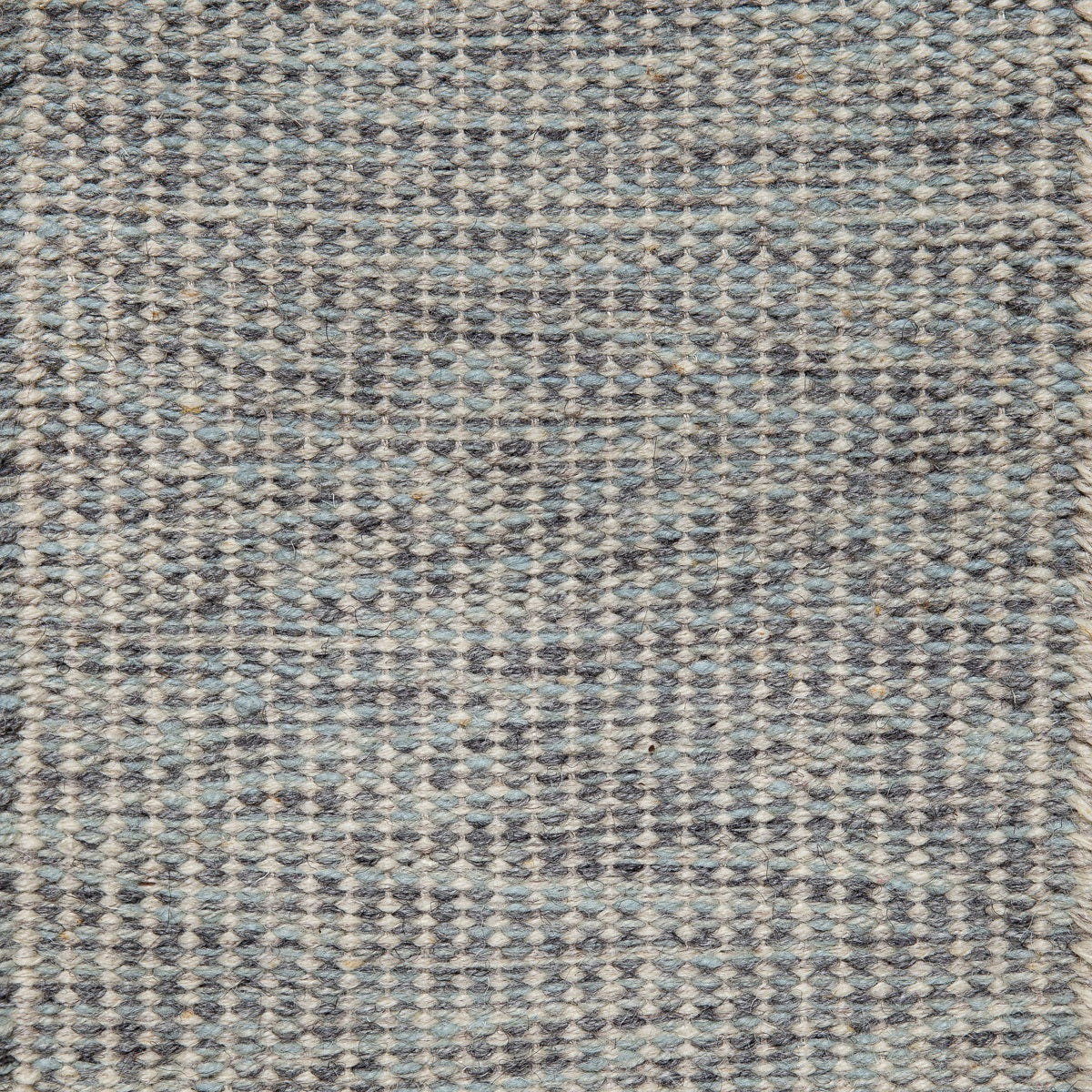 <p>Single Weave - Tuskaft Striped, 1 row - stone blue mix 08, 04, CH4400, CH033, 2 row - white mix 12, 06 on the natural yarn</p>