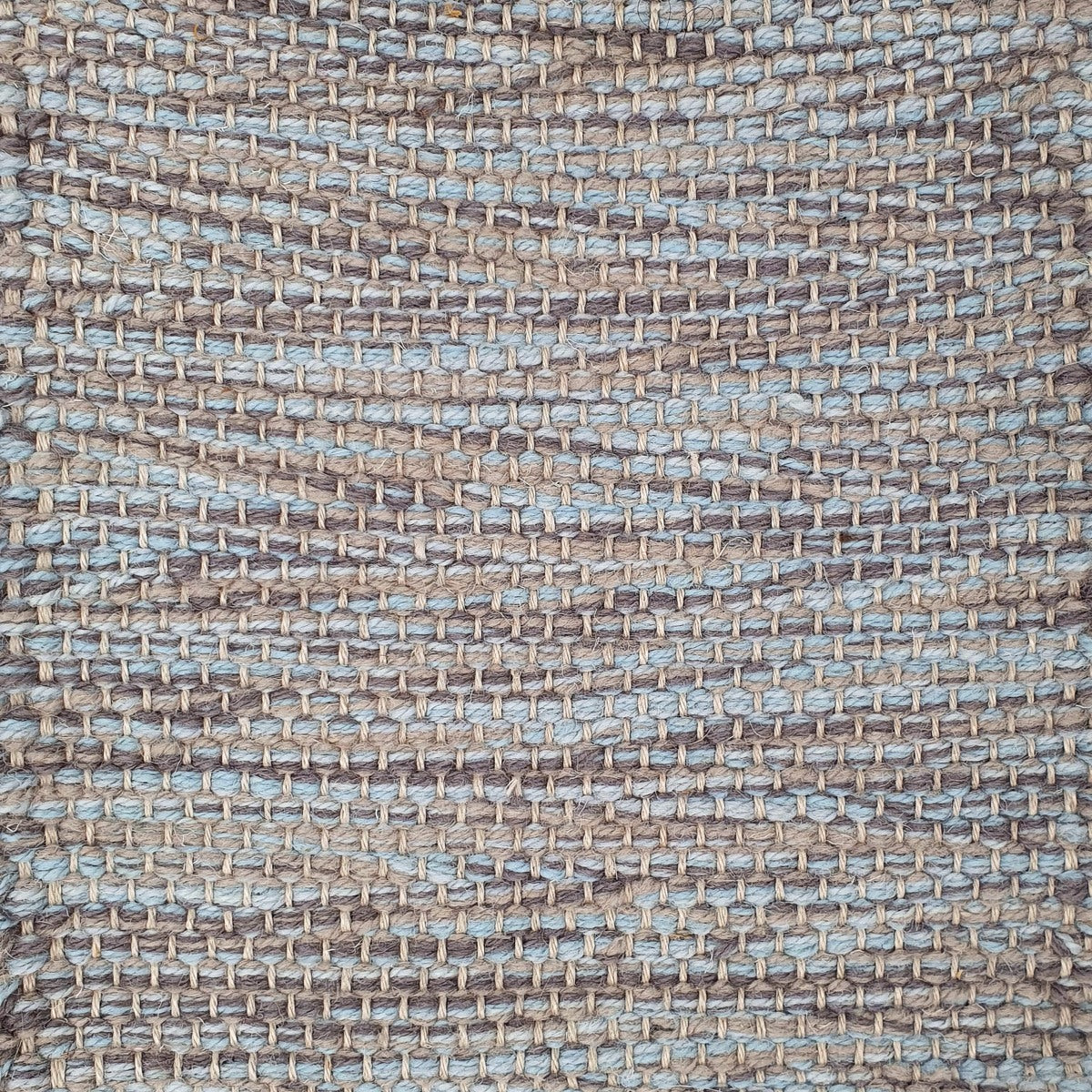 <p>Single Weave, mix of CH054, 5012, 1003, 1011 on the natural yarn</p>