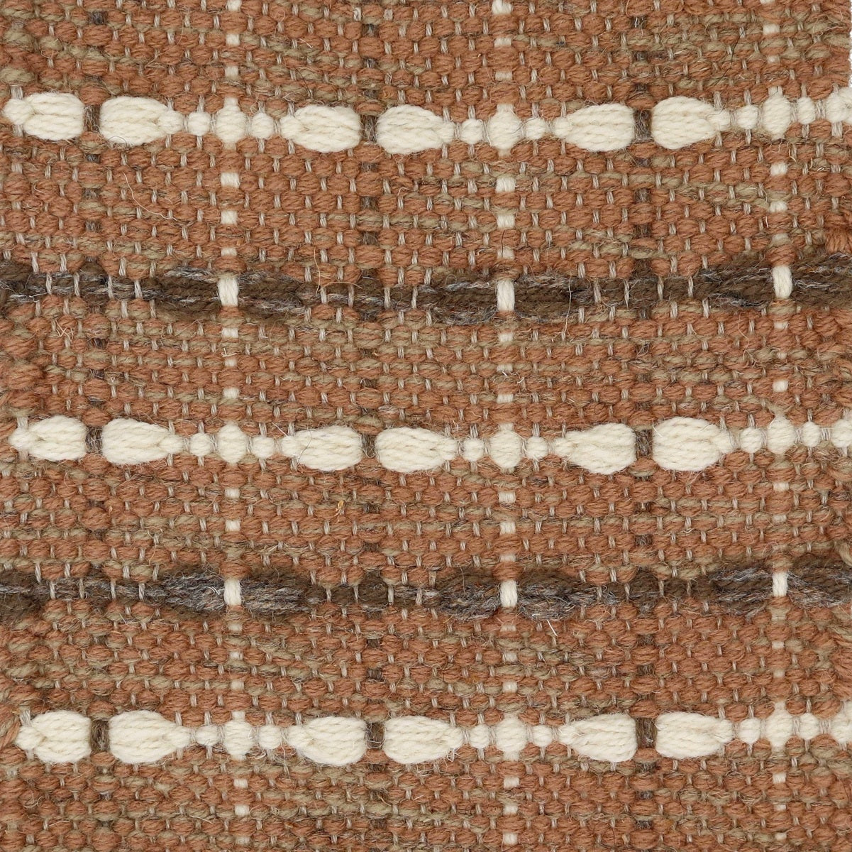 <p>Single Weave with Bows, base - light brown mix 6001 (2 thr.), 02, 6014; bows in brown mix 6017, 11 and white 06 on the natural yarn</p>