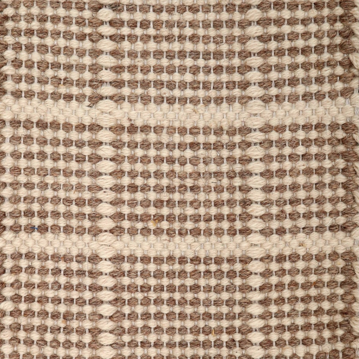 <p>Single Weave with Draell, 1 row - brown 02, 2 row - cream 07 on the natural yarn</p>