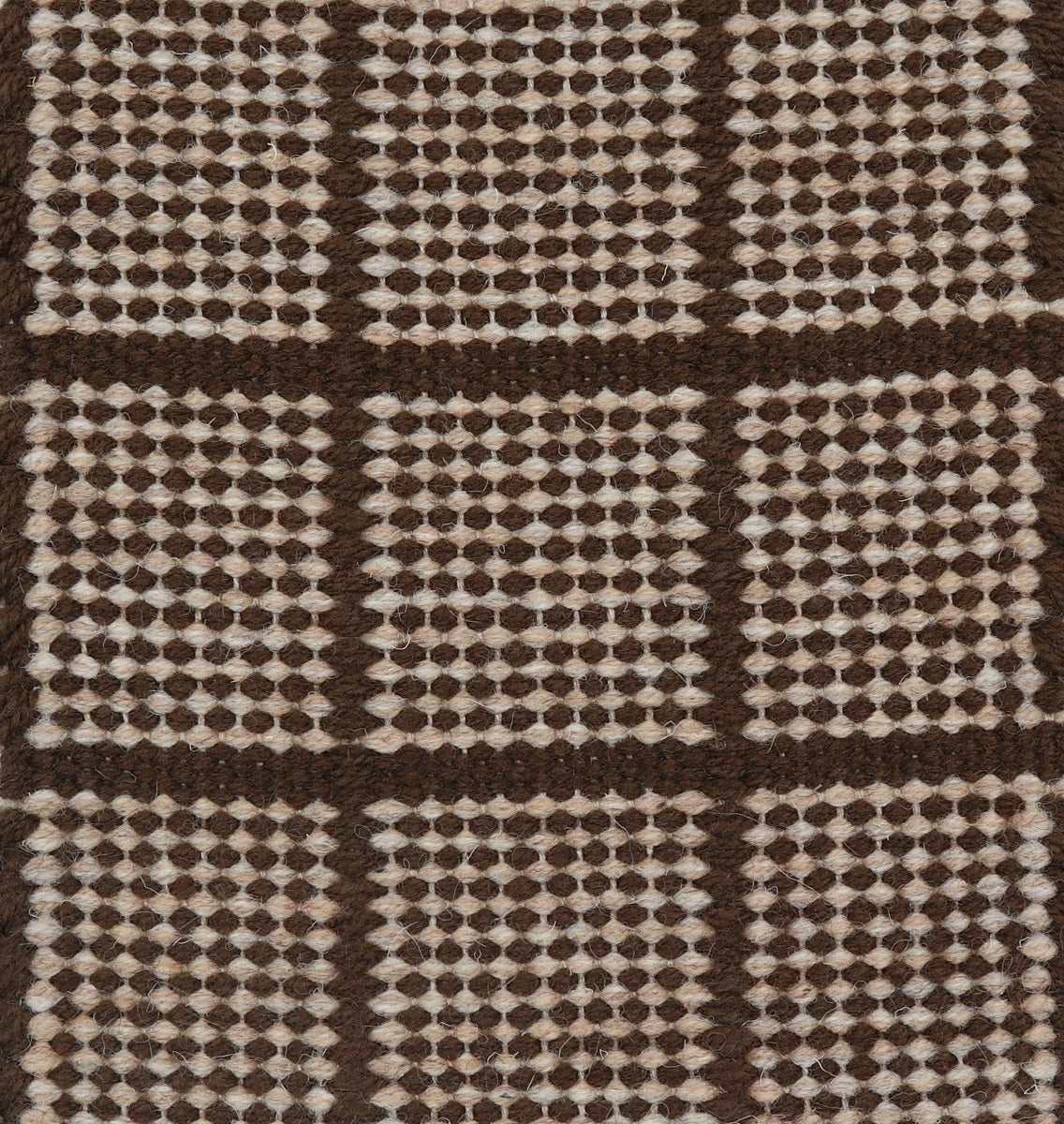 <p>Single Weave with Draell, row 1 - 03, 12, row 2 - CH4326 on the natural yarn</p>