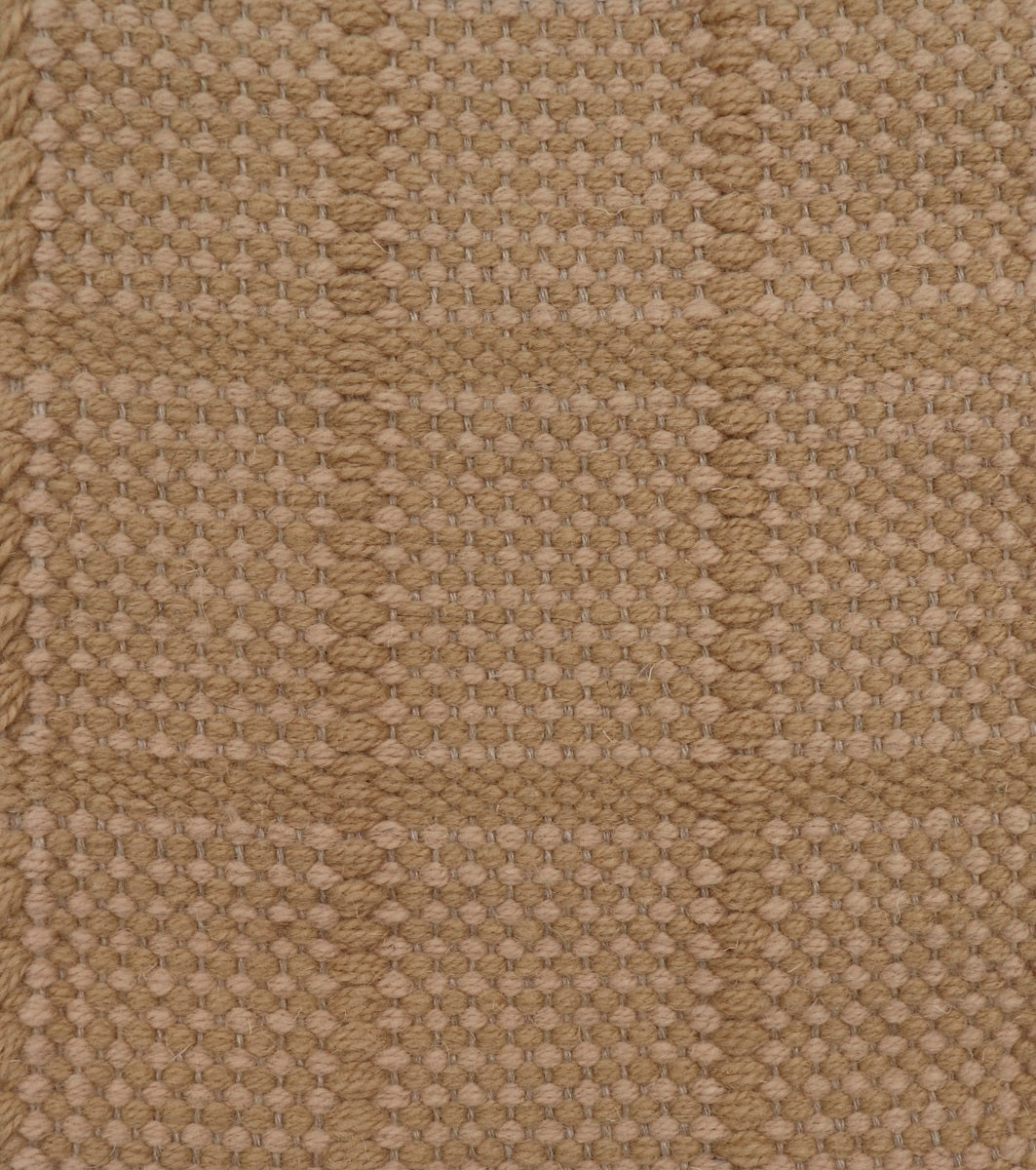 <p>Single Weave with Draell, row 1 - 6039, row 2 - 6003 on the natural yarn</p>