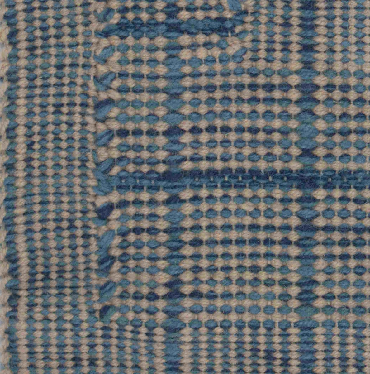<p>Single Weave with Draell with Single Weave Tuskaft Striped Frame, main blue 5021, 8015, 8008, 5027, inside beige 6040 on the natural yarn</p>