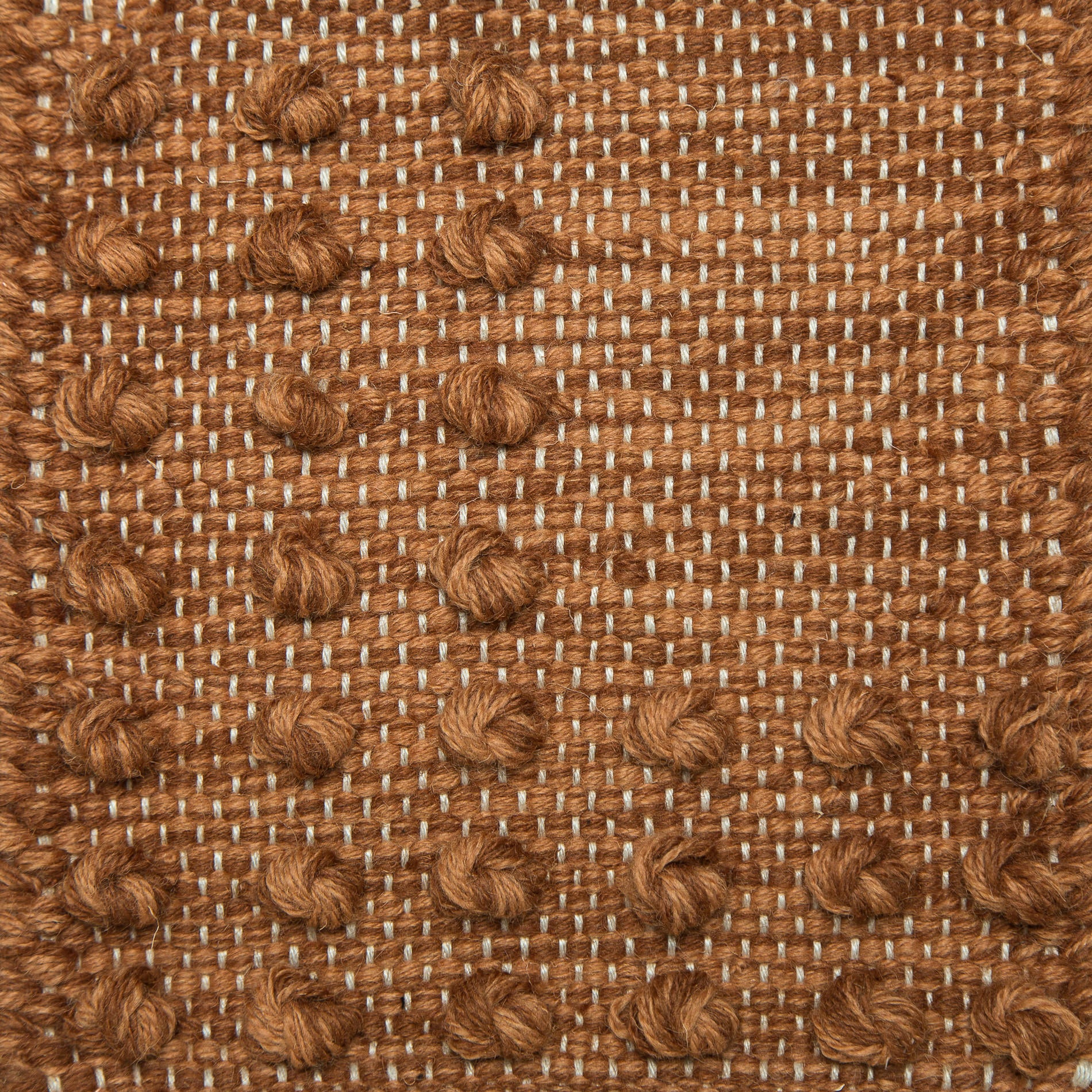 <p>Single Weave with Pearls, brown mix 6008, 6002 on the natural yarn</p>