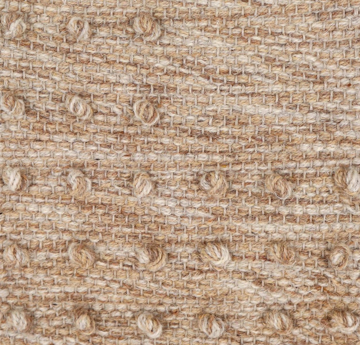 <p>Single Weave with Pearls, beige mix of 02, 03, 12 on the natural yarn</p>