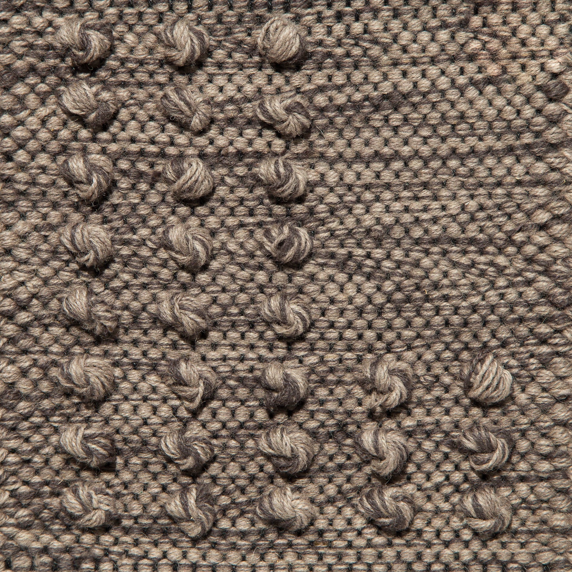 <p>Single Weave with Pearls, dark grey mix 1005, 1014, 1021 on the black yarn</p>