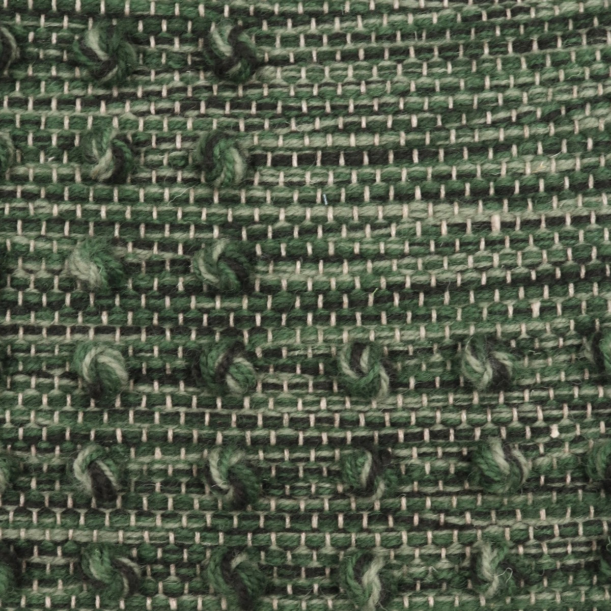 <p>Single Weave with Pearls, mix dark green CH7878, 1025, 4011, CH017 on the natural yarn</p>
