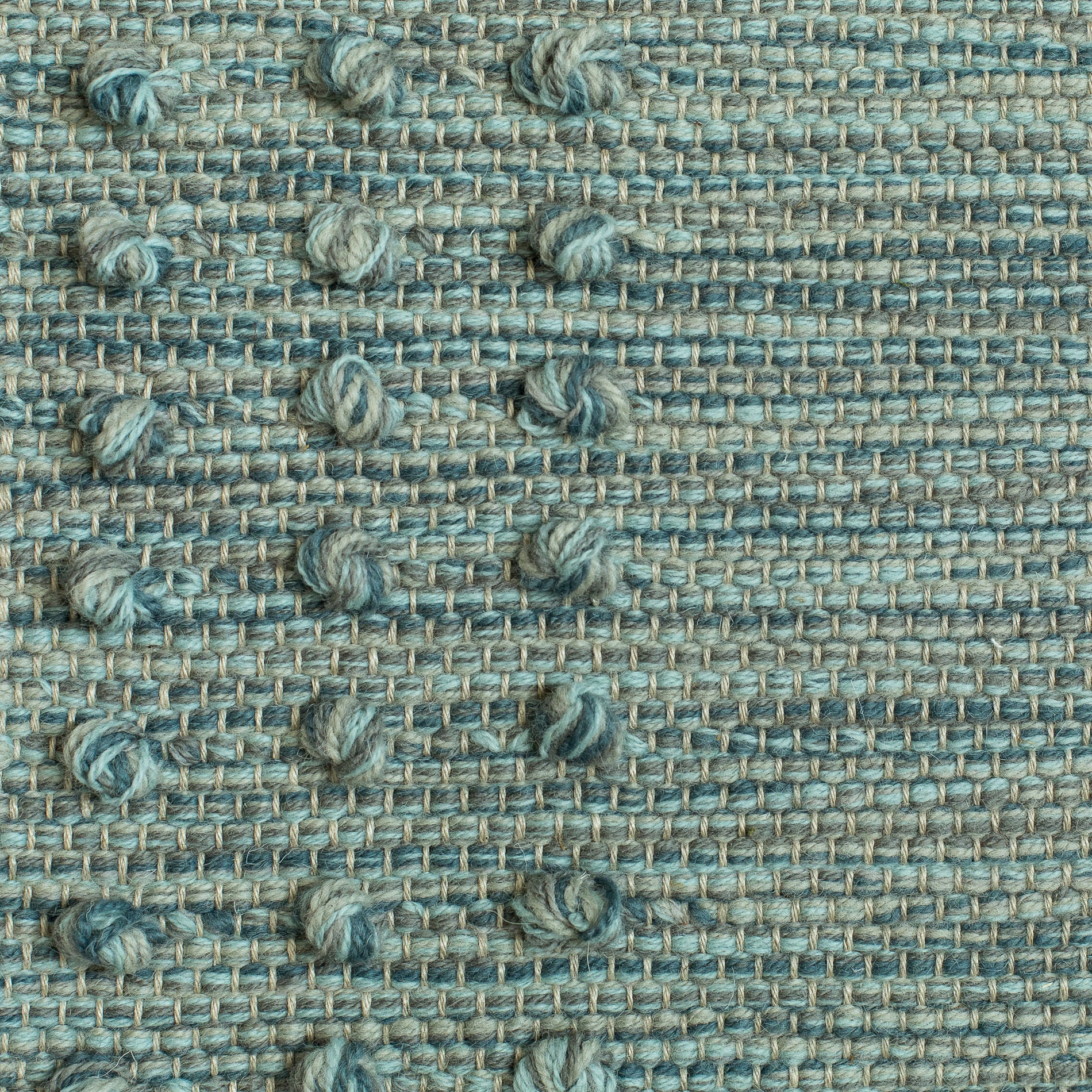 <p>Single Weave with Pearls, mix of 062, 1009, CH3424, CH4400, CH033 on the natural yarn</p>