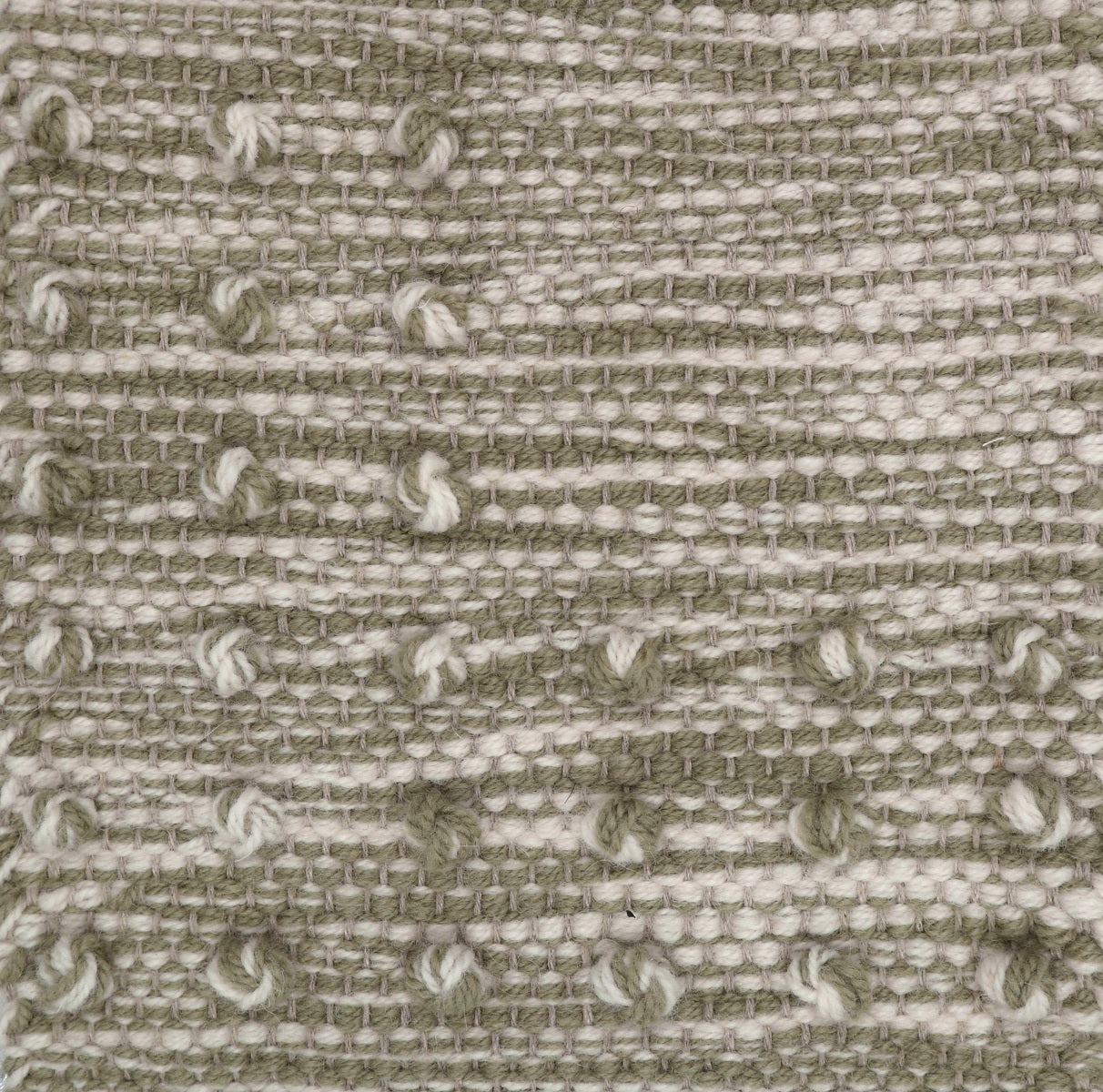 <p>Single Weave with Pearls, mix of CH044, 4012 on the natural yarn</p>