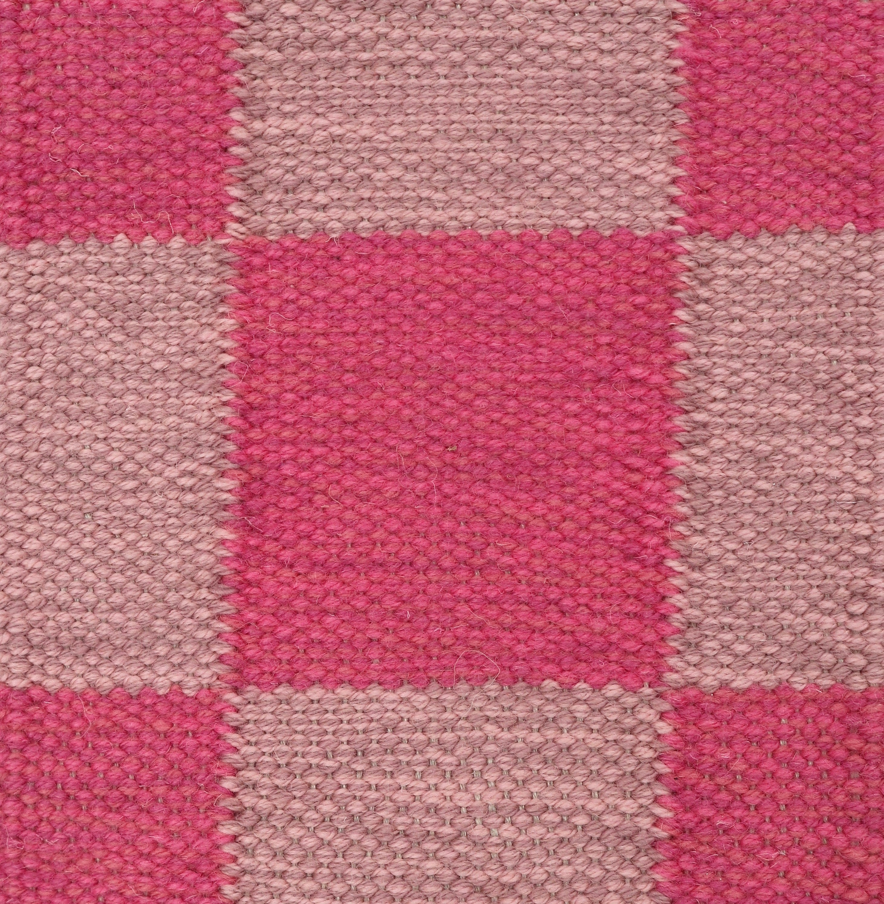 <p>Single Weave Chequered, sq 1 - pink CH1212, 3001, sq 2 - bright pink 7002(х2), 7005, 3003 on the natural yarn</p>