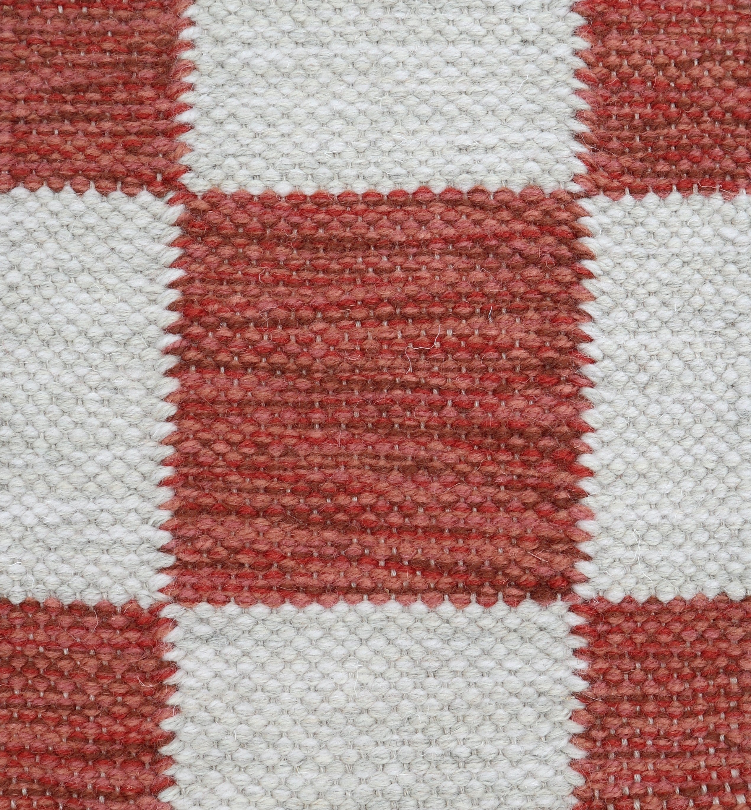 <p>Single Weave Chequered, sq 1 - white mix 12, 1023, sq 2 - red mix 6002, 8154, 8119, 8186, 8187 on the natural yarn</p>