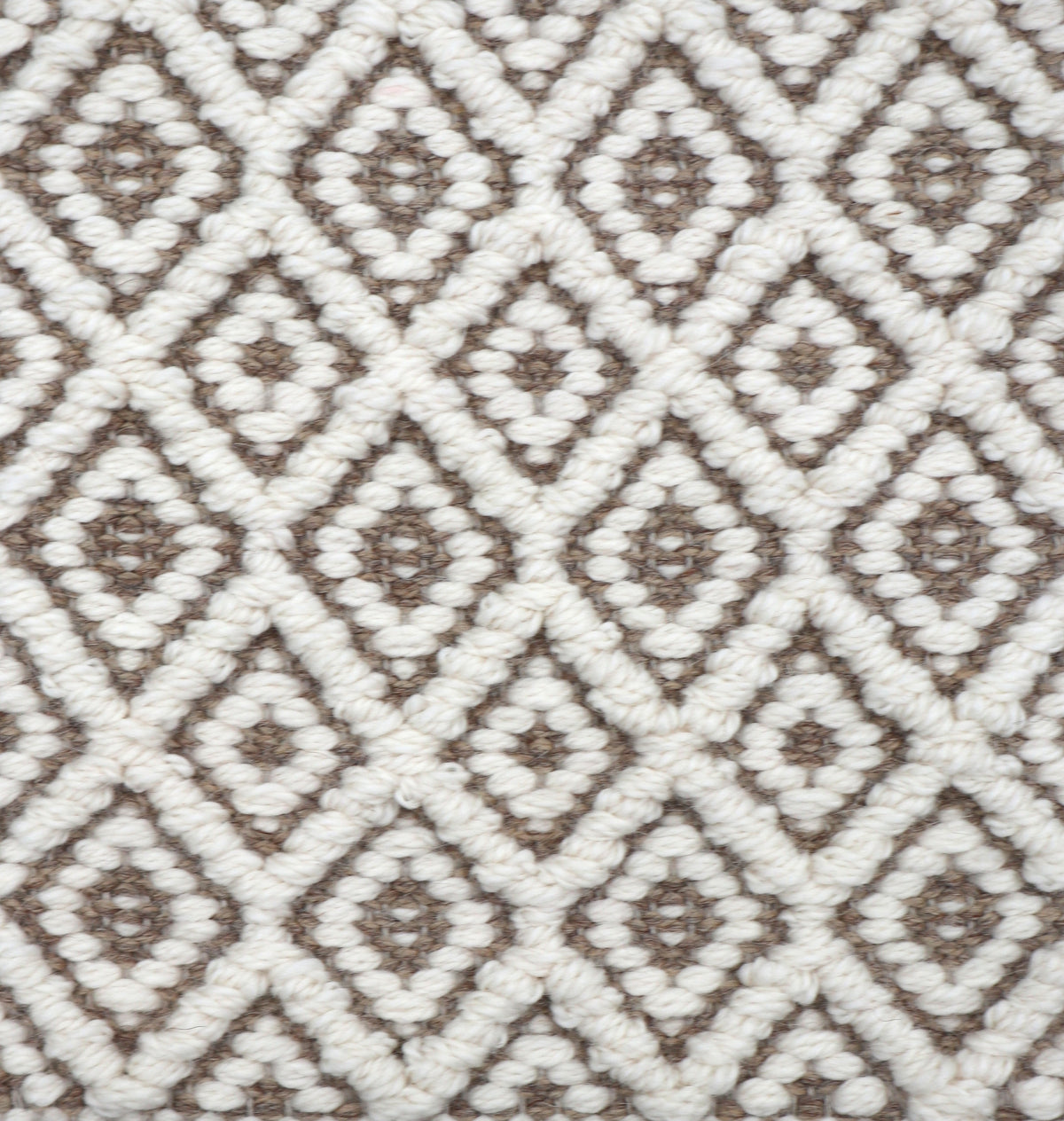 <p>Small Dual Diamond Twill in Bouclé, main bouclé - cream 06, inside beige 02, 03, warp - natural linen</p>