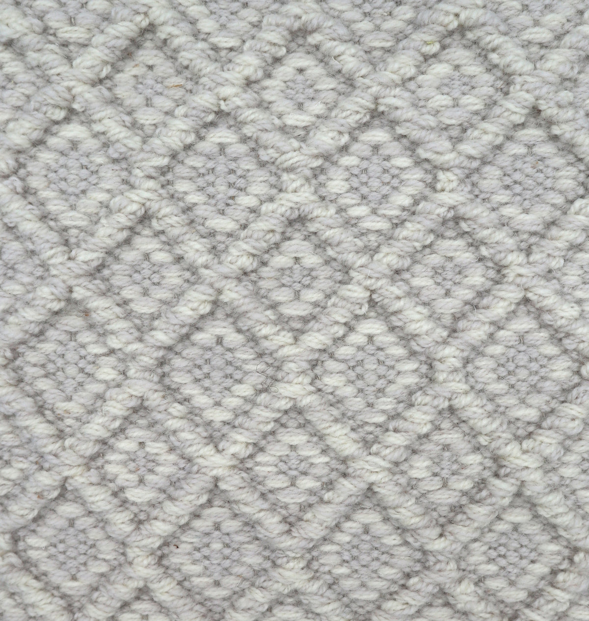 <p>Small Dual Diamond Twill in Bouclé, main bouclé white mix 1023, CH044, inside white mix 1023, warp - natural linen</p>