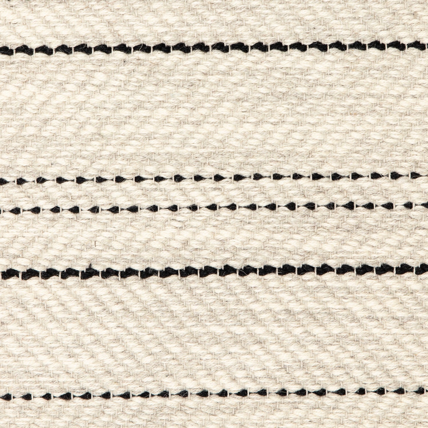 <p><meta charset="UTF-8"><a id="fancybox-right"></a><span class="fancy-ico" id="fancybox-right-ico"></span></p>
<div id="fancybox-title" class="fancybox-title-inside"></div>
<div class="fancybox-title-inside">
<div class="fancybox-title-inside" id="fancybox-title">
<meta charset="UTF-8">
<span>SNOW &amp; COAL created by Lars Nilsson, Herringbone, white mix 1023, CH044, stripes in black 1006, striped woven ends: 1) grey 1005 and gold ribbon, 2) brown 6005 and gold ribbon on the natural yarn</span><br>
</div>
<br>
</div>