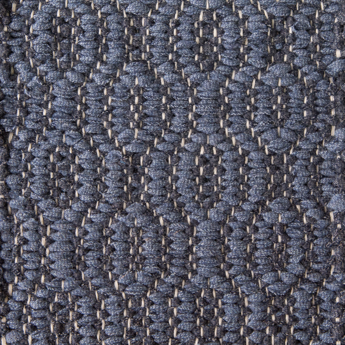 <p>Soft Dual Diamond Twill, main blue 0515, inside denim 0474 on the white yarn</p>