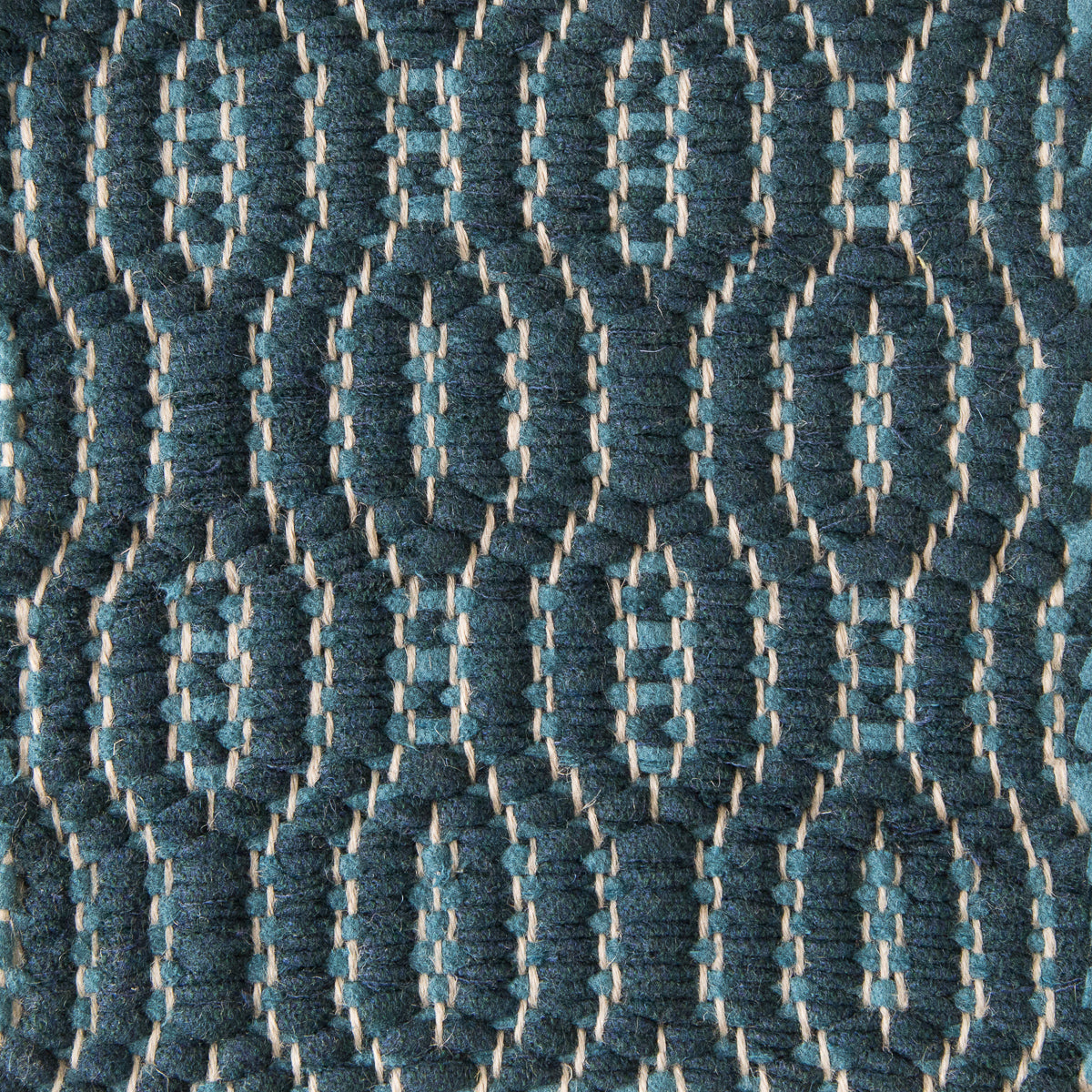 <p>Soft Dual Diamomd Twill, main blue 0548, inside light blue H491 on the natural yarn</p>