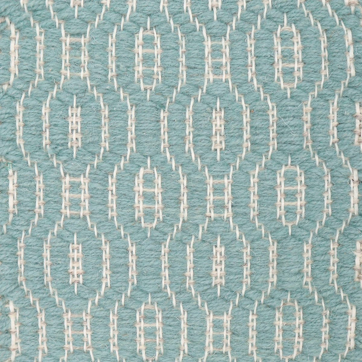 <p>Soft Dual Diamond Twill, Main ligth blue CH4400, inside grey mix 12, 06 on the white yarn</p>