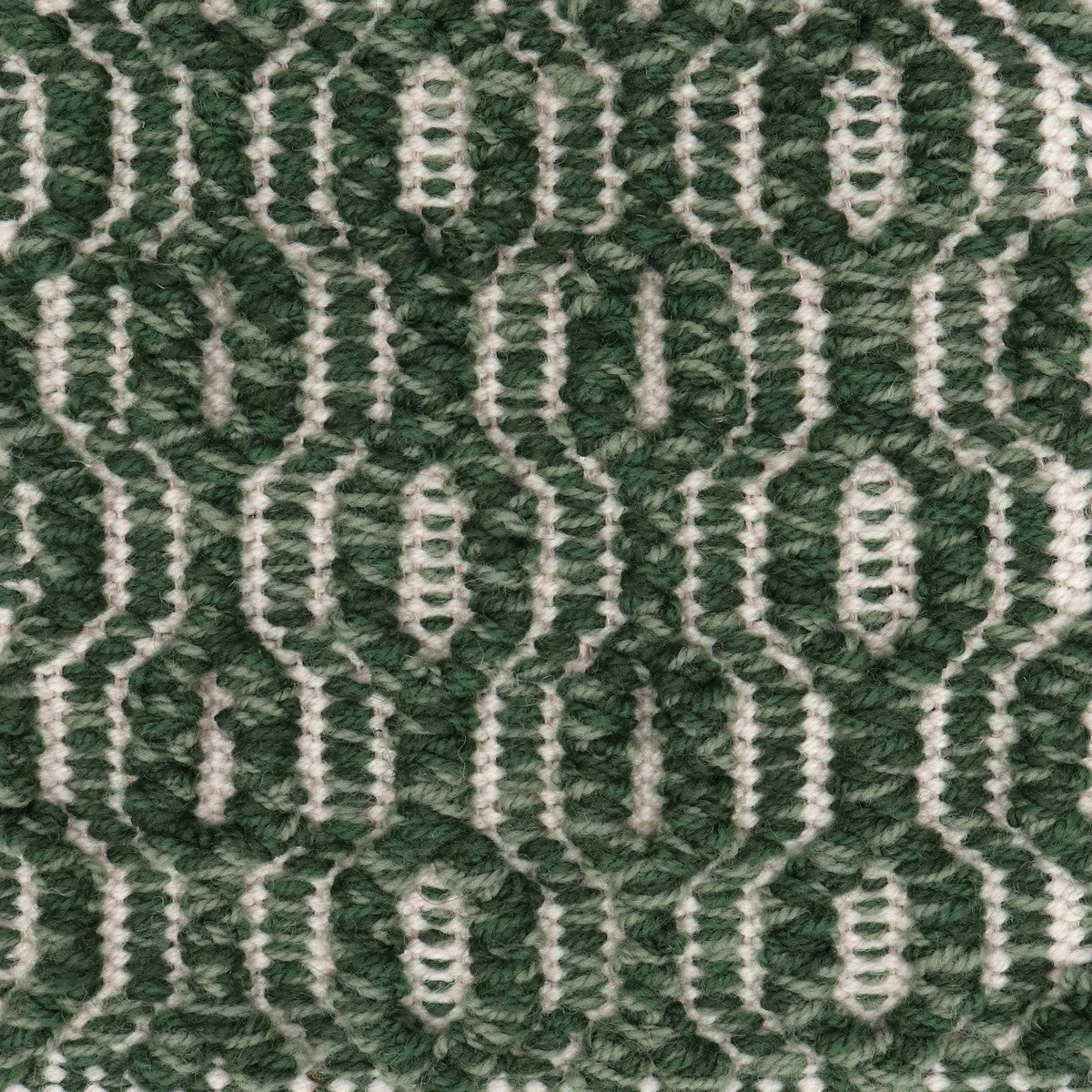 <p>Soft Dual Diamond Twill in Bouclé, main green 1025, 4011, CH017, inside white 1023, CH044 on the natural yarn</p>