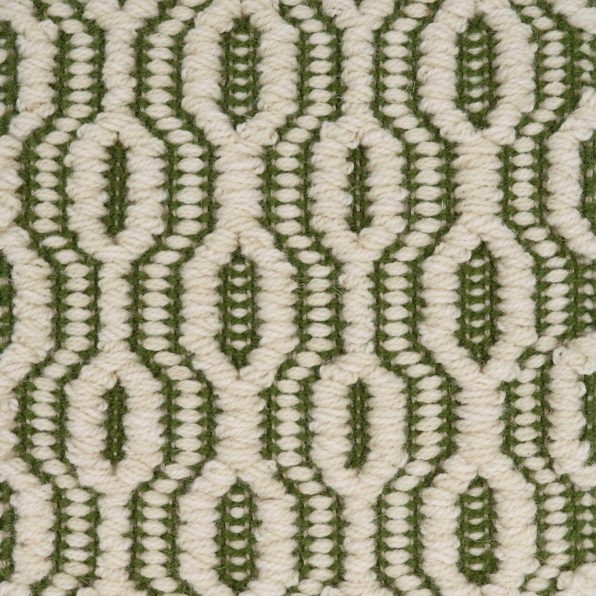 <p>Soft Dual Diamond Twill in Bouclé, main white mix CH044, 06 in bouclé; inside green CH015 on the natural yarn</p>