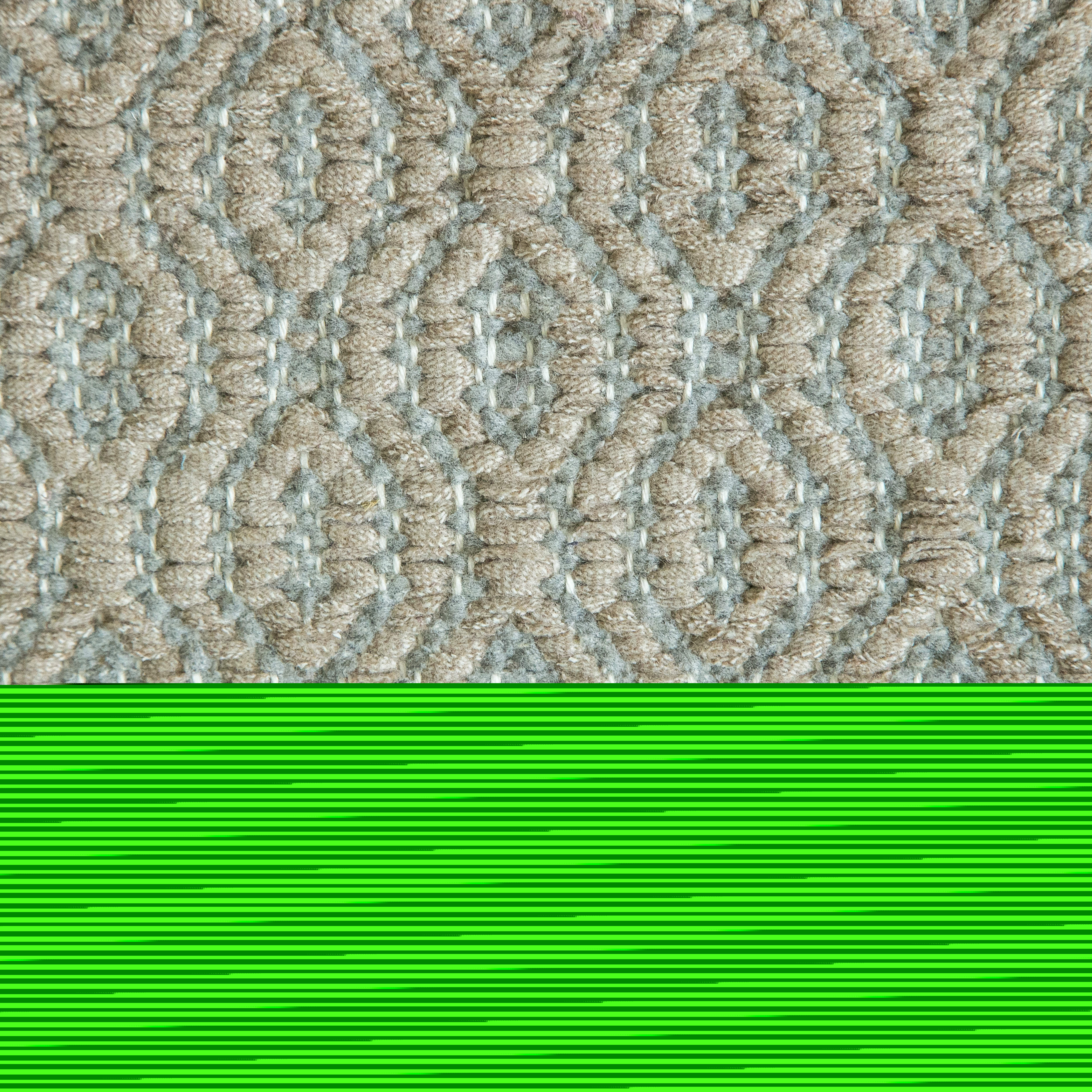 <p>Soft Dual Diamond Twill, main beige 0477, inside grey 0433 on white yarn</p>