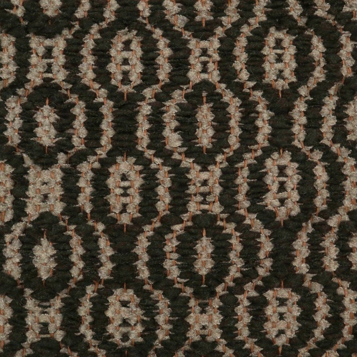 <p>Soft Dual Diamond Twill, main dusty pink 0051, inside chocolate brown 0025 on the natural yarn</p>
