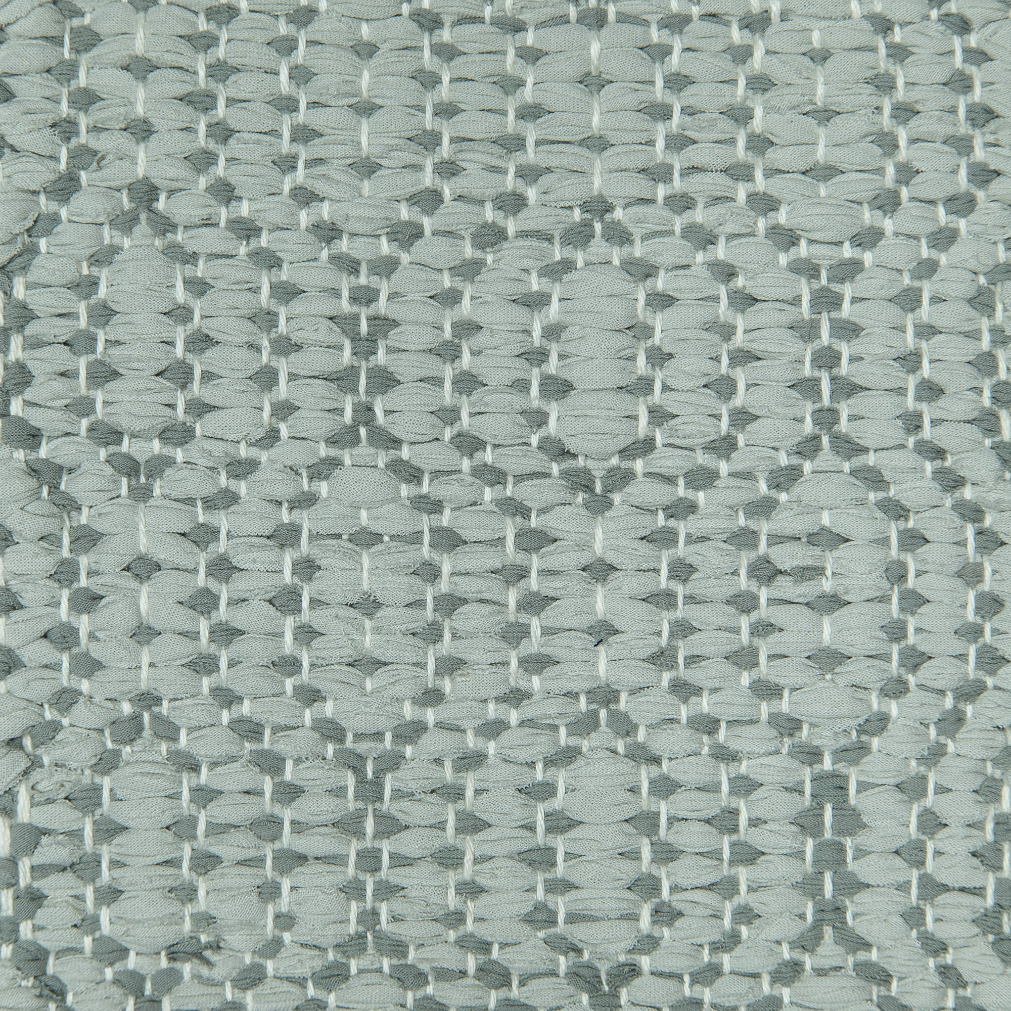 <p>Soft Dual Diamond Twill, main light grey 150, inside grey 122 on the white yarn</p>