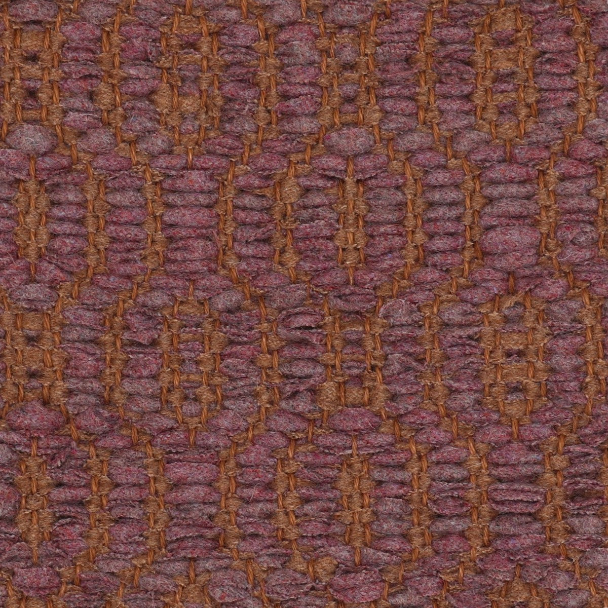 <p>Soft Dual Diamond Twill, main purple 0038, inside beige 0402 on the brown yarn</p>