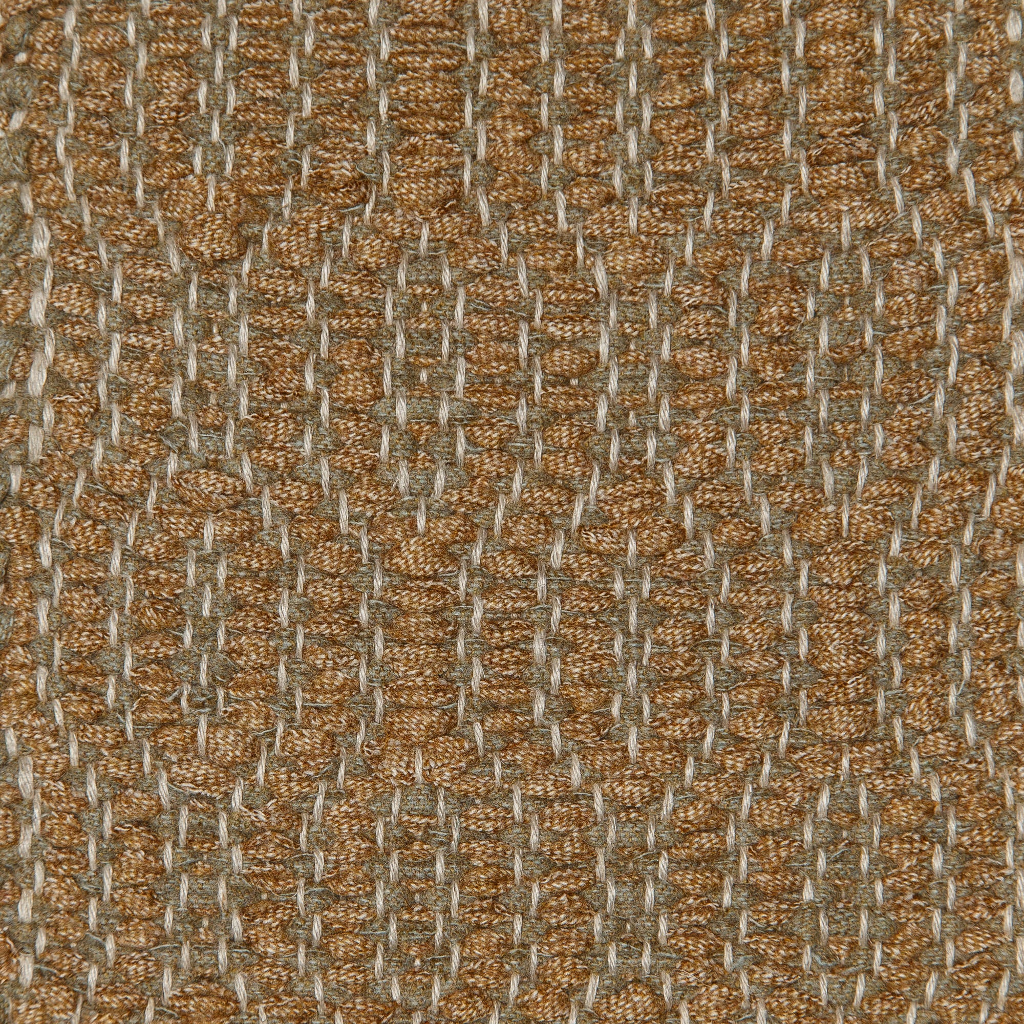 <p>Soft Dual Diamond Twill, main sandy 0526, inside grey 0481 on the natural yarn</p>