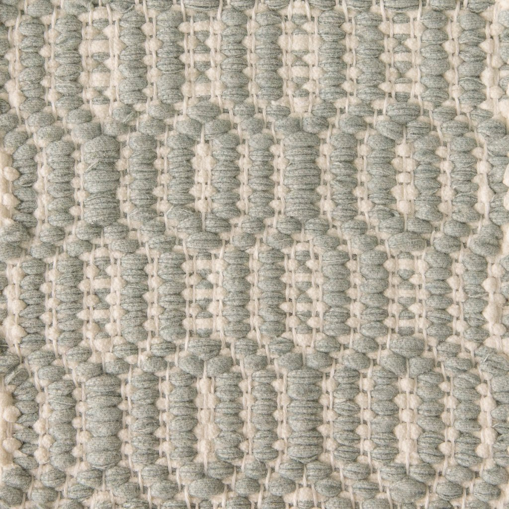 <p>Soft Dual Diamond Twill, main blue 0472, inside white 0430 on the white yarn</p>