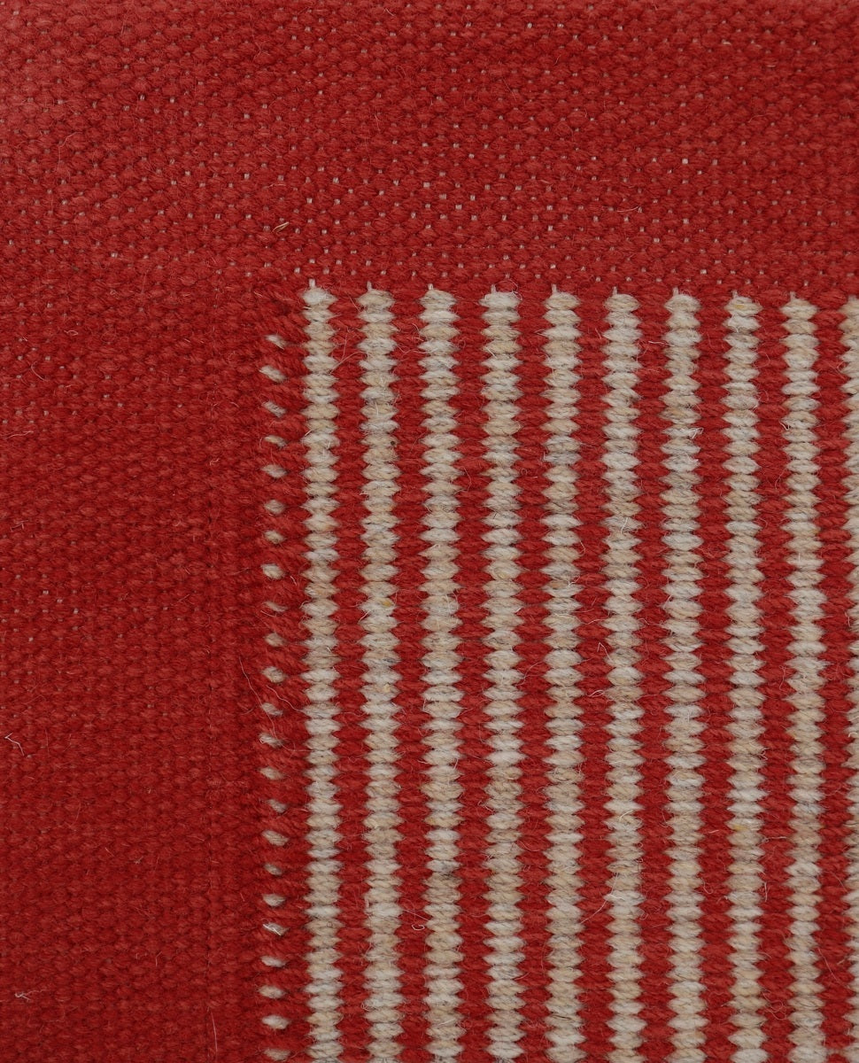 <p>Strings with Single Weave Frame, 1 row- rust red mix 8154, 8153, 2 row - beige mix 03, 12, frame mix 8154, 8153 on the natural yarn</p>