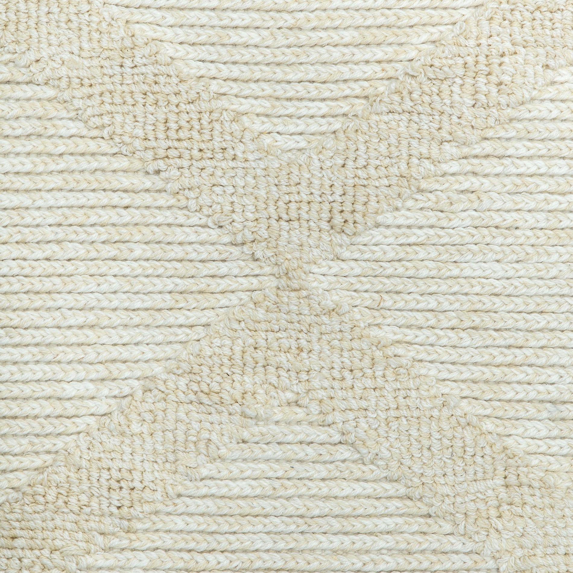 <p>The Braids with Boucle in Diamonds, white mix 1023, 6023, СН044 on the natural yarn</p>