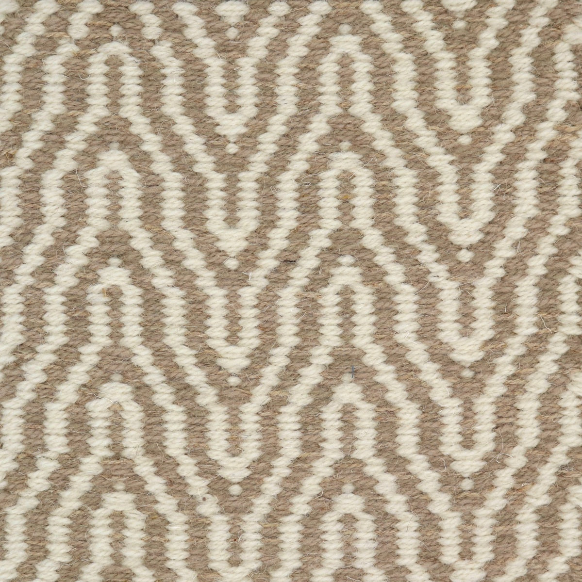 <p>Towers, 1 row - mix of 6040, 03, 6014, 2 row - white 06 on the natural yarn</p>