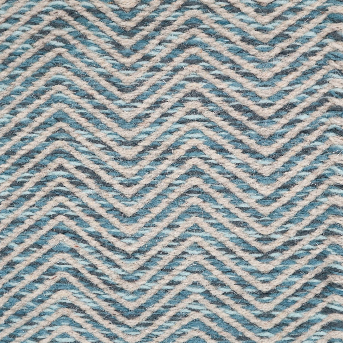 <p>Tweeds, 1 row - blue mix 5032, 8015, 504, 2 row - beige 12 on the natural yarn</p>