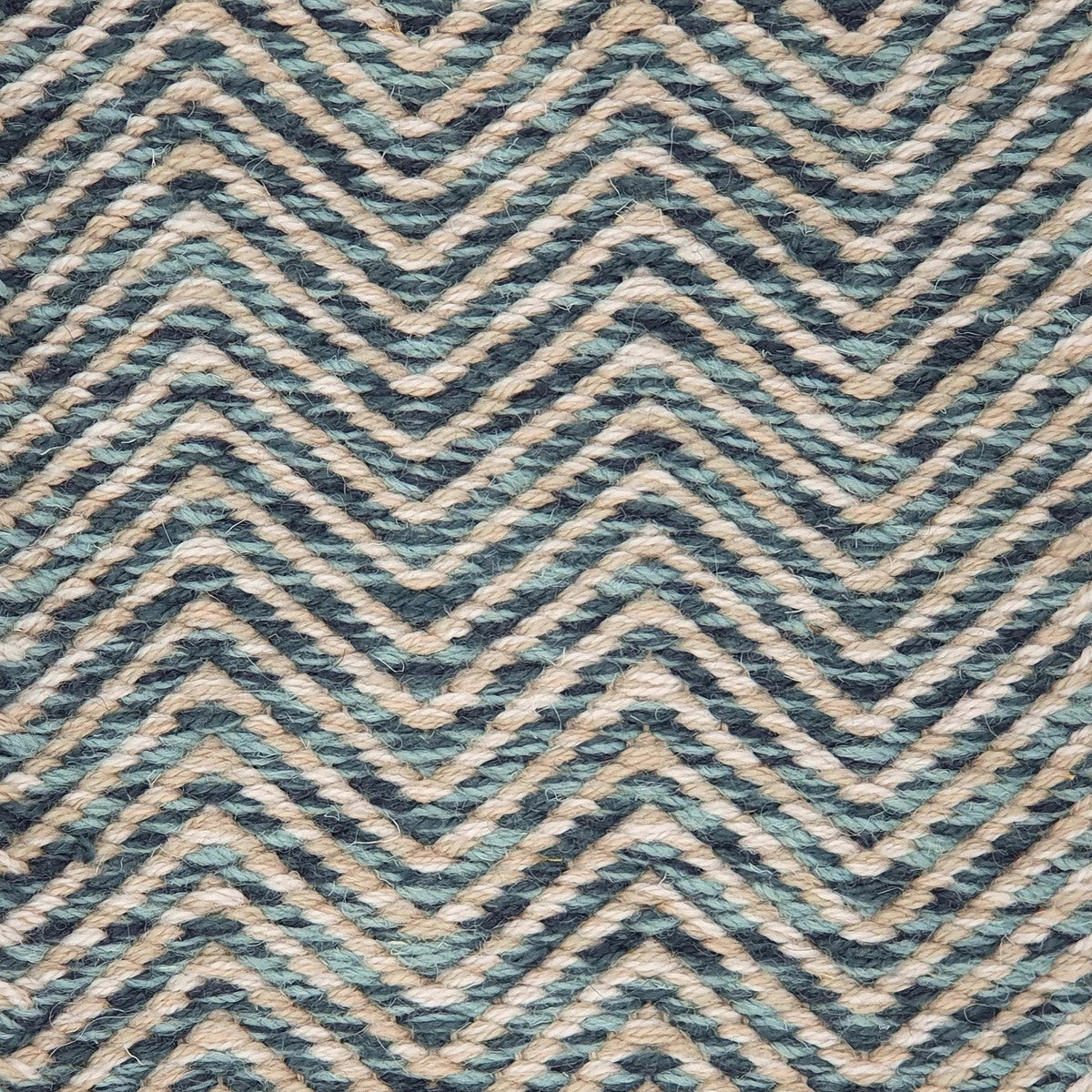 <p>Tweeds, 1 row - blue mix 504, CH3424, CH4400, 2 row - beige mix 1023, CH1207, 1008 on the natural yarn</p>