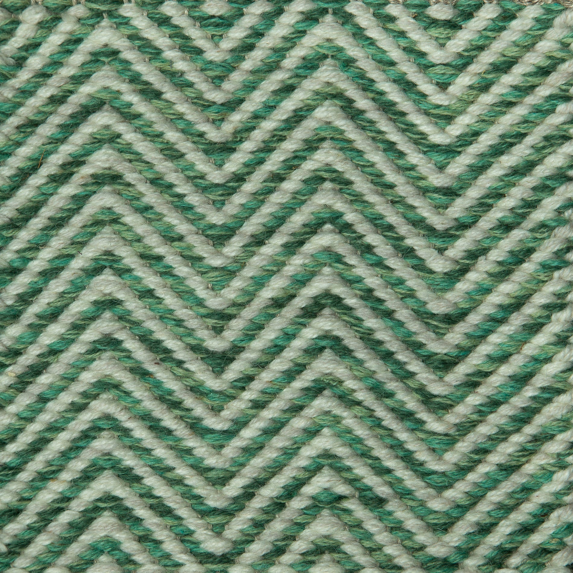 <p>Tweeds, 1 row - green mix 4001, 4002, 4006, 2 row - white mix CH044, 1023 on the natural yarn</p>