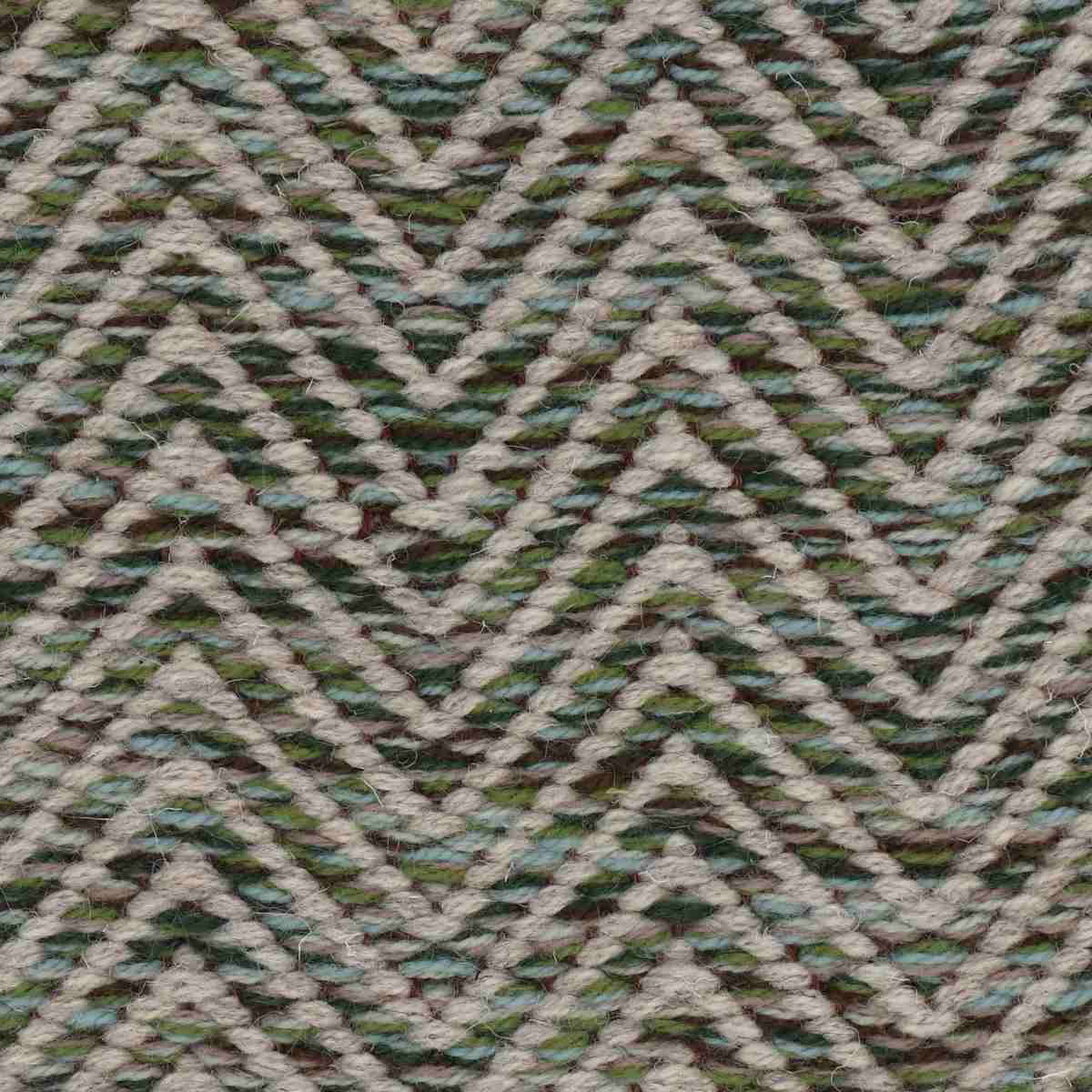 <p>Tweeds, 1 row - grey 12, 2 row - mix of CH4400, CH017, CH4326, CH033, CH015, CH1014 on the dark brown yarn</p>
