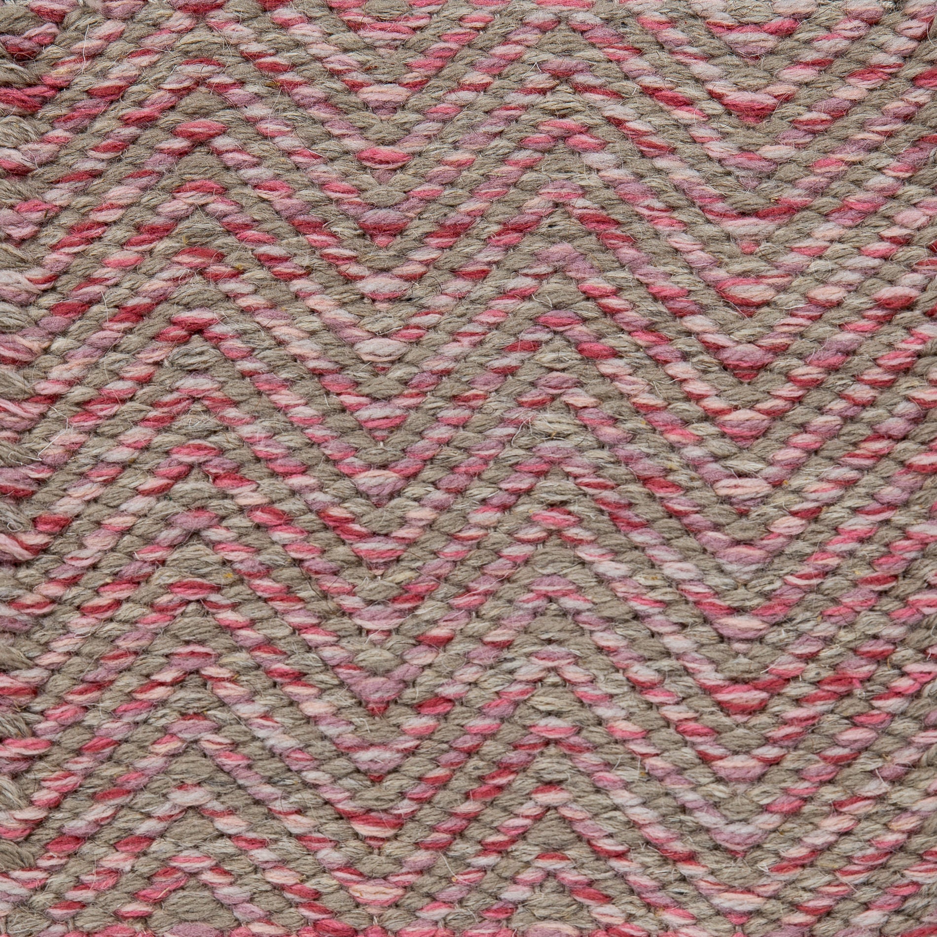 <p>Tweed, 1 row - pink mix 3001, 3003, 3010, CH1004, CH1212, 2 row - grey mix 12, 1011 on the natural yarn</p>