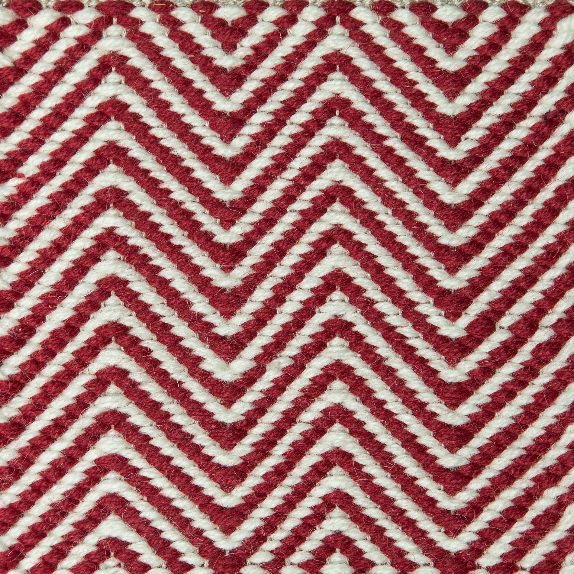 <p>Tweeds, 1 row - white CH044, 2 row - red 3011 on the natural yarn</p>