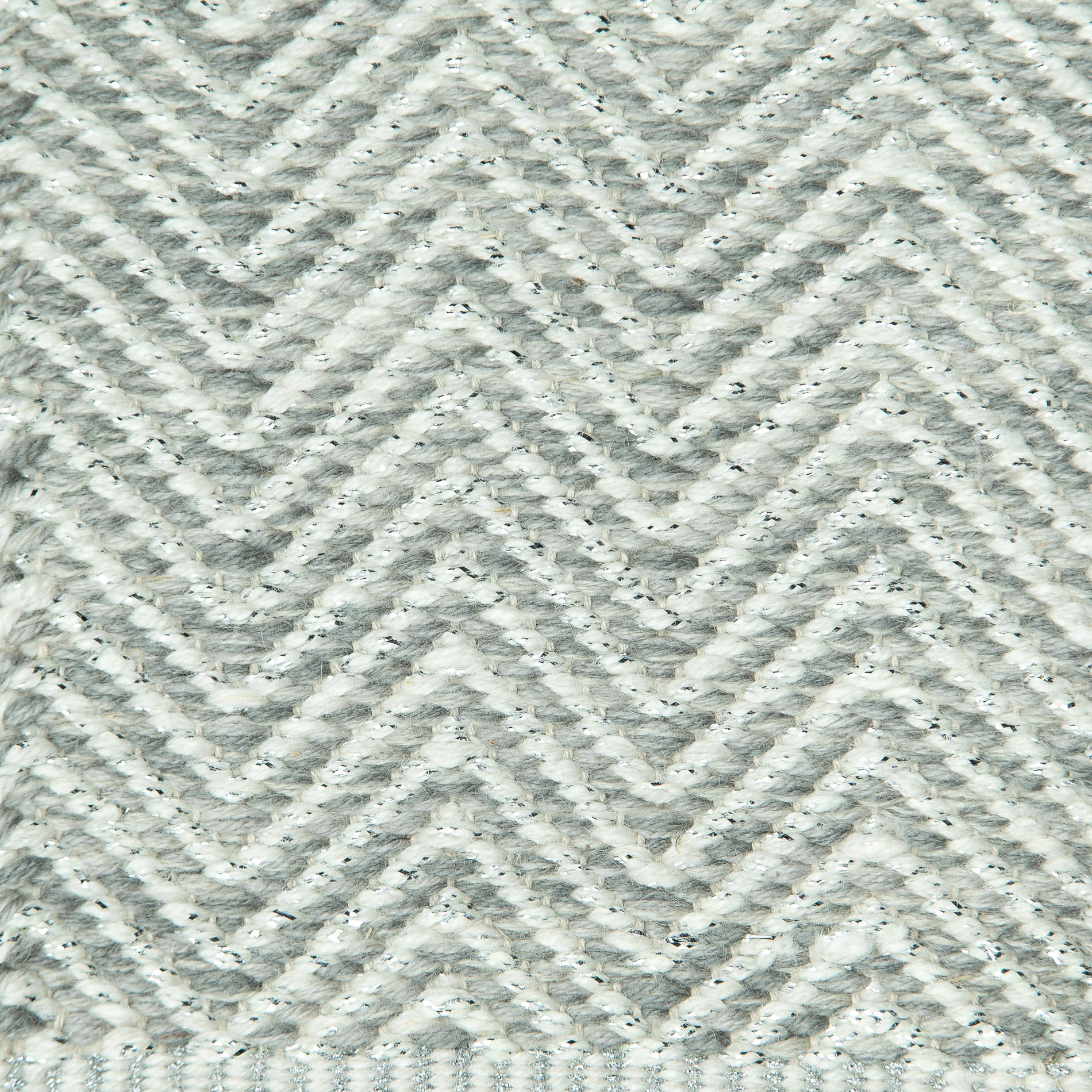 <p>Tweeds, 2 row - grey mix 1009, 1002, 062, 2 row - white mix 1023, CH044 with silver metallic effects on the natural yarn</p>