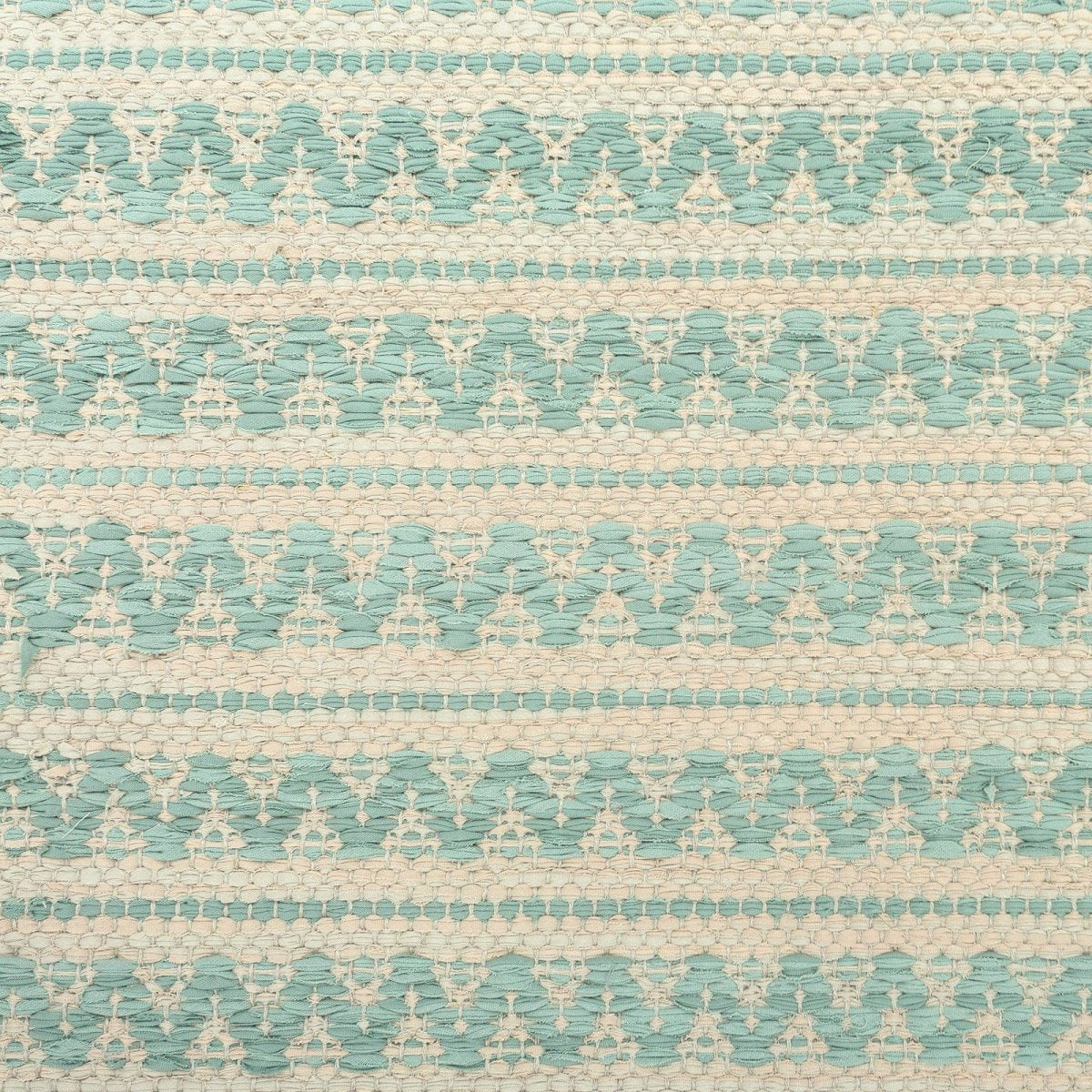 <p>Ukrainian Flower Zig Zag, main green mix 470, 472, ins beige mix 223, 226 on the natural yarn</p>