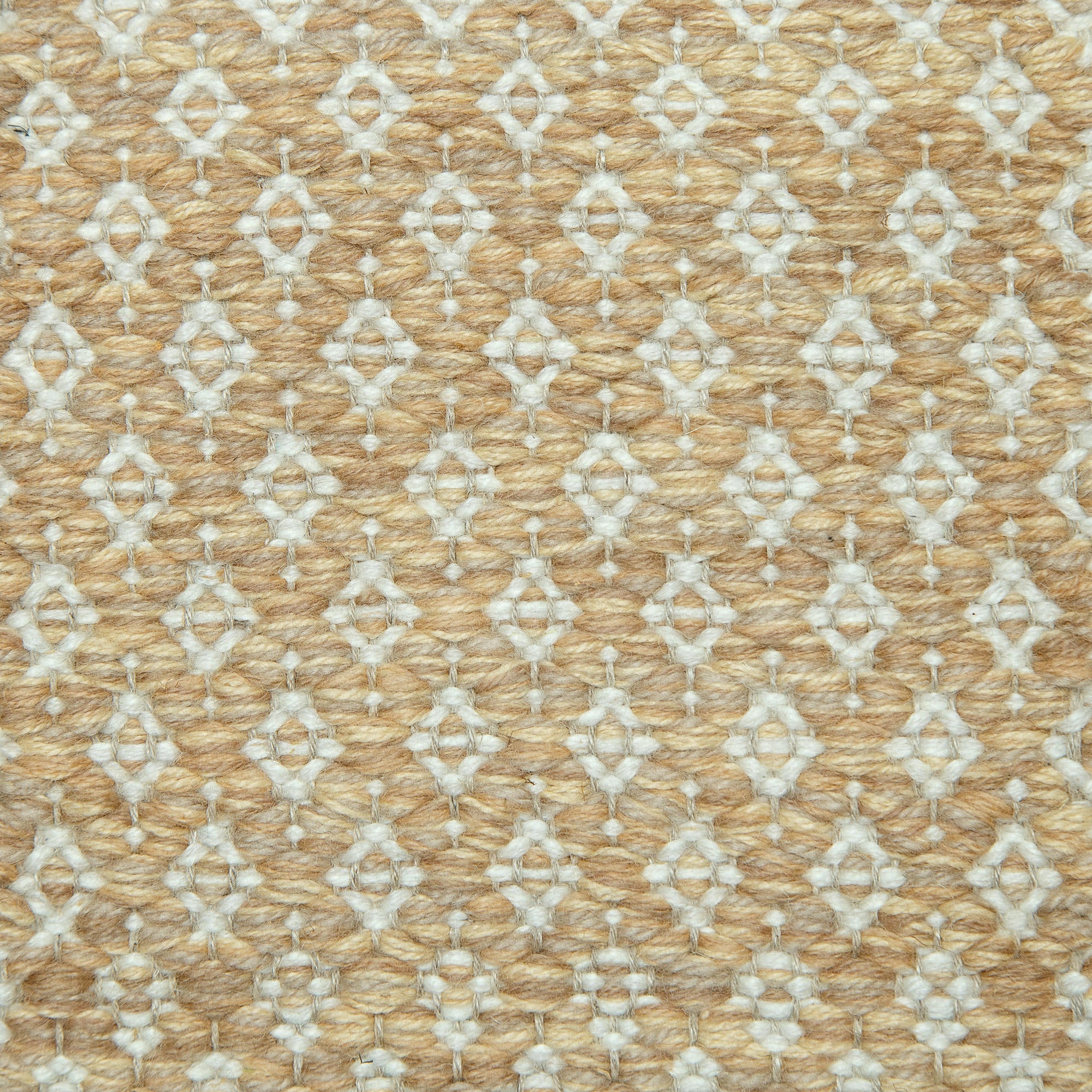 <p>Ukrainian Flower, main yellow mix 6026, 6029, 6039, CH1207, inside white mix 1023, CH044 on the natural yarn</p>