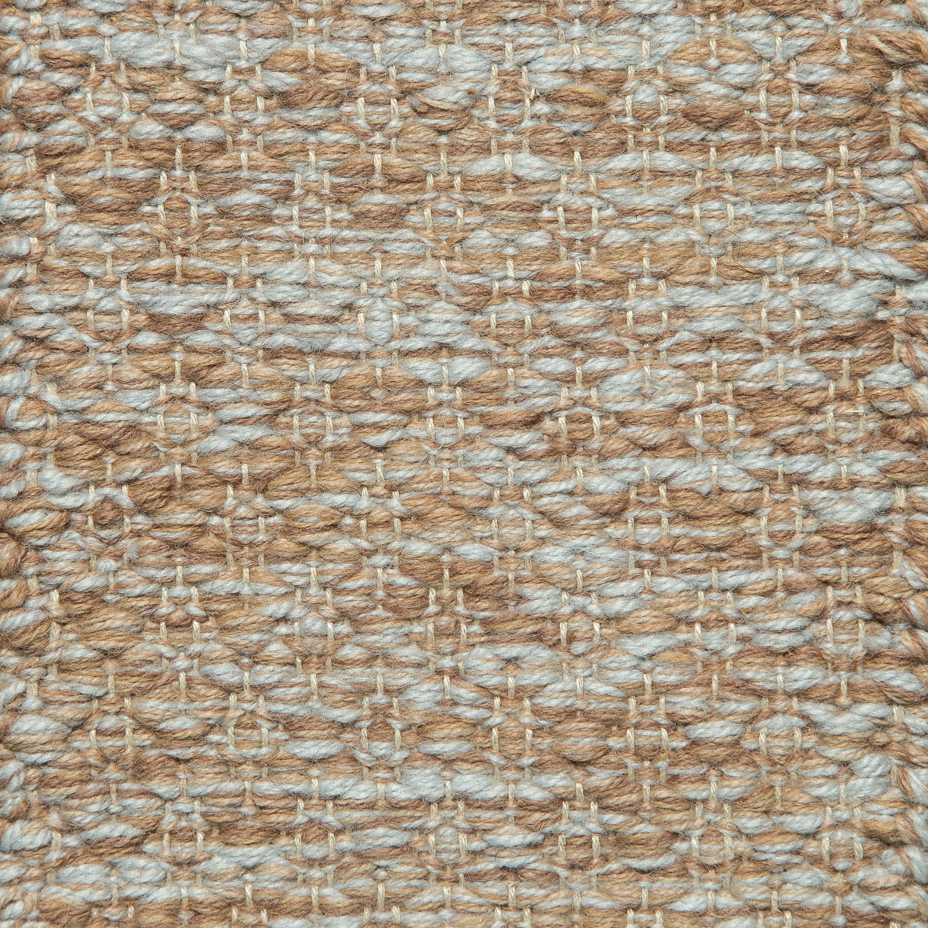 <p>Ukrainian Flower, mix of 6029, 1024, CH054, 6018, 5012 on the natural yarn</p>