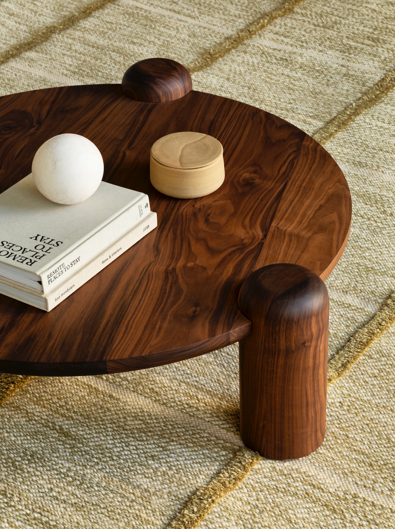 Velvet Check – Gold