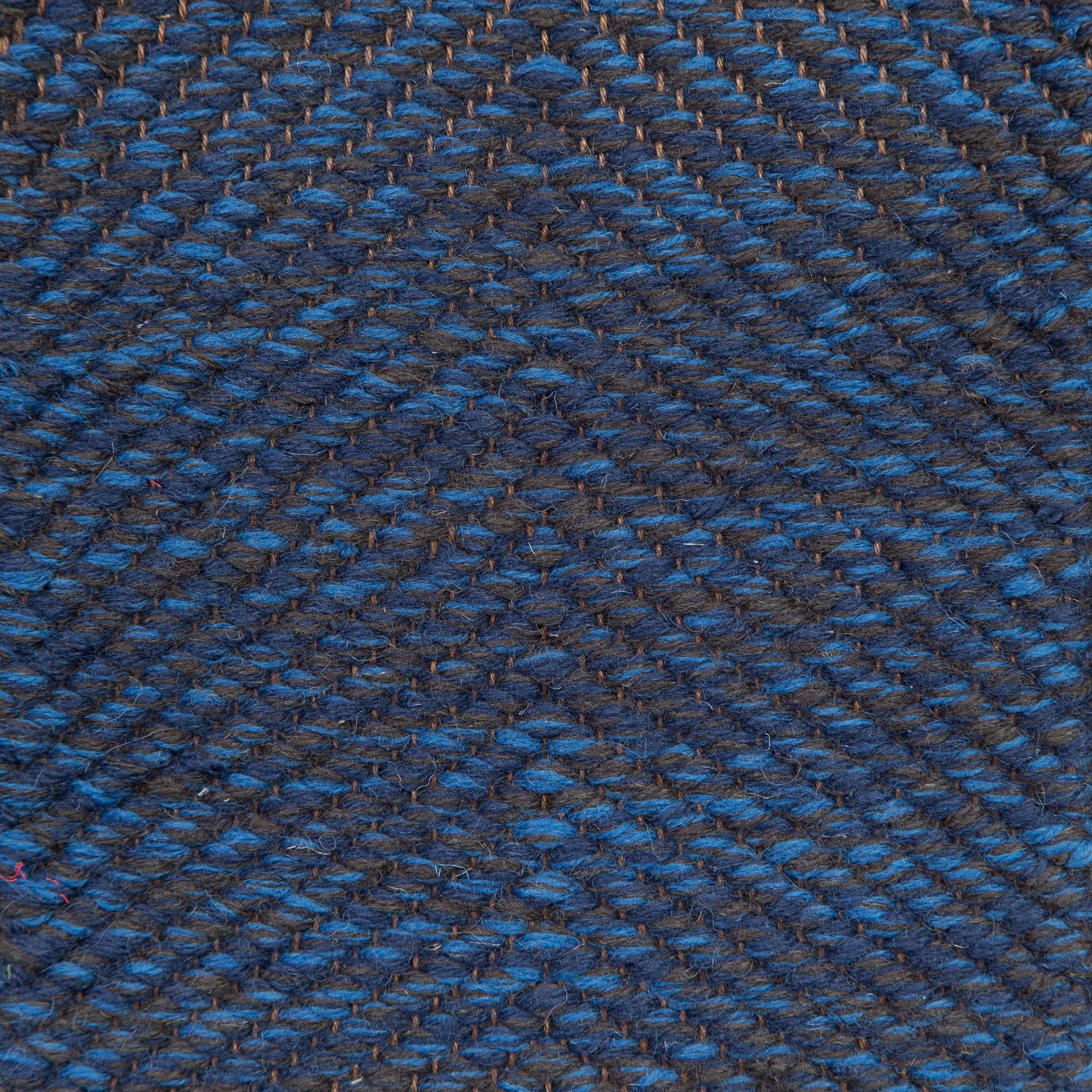<p>Vertical Herringbone, blue mix 5013, 5027, 6020 on the brown yarn</p>