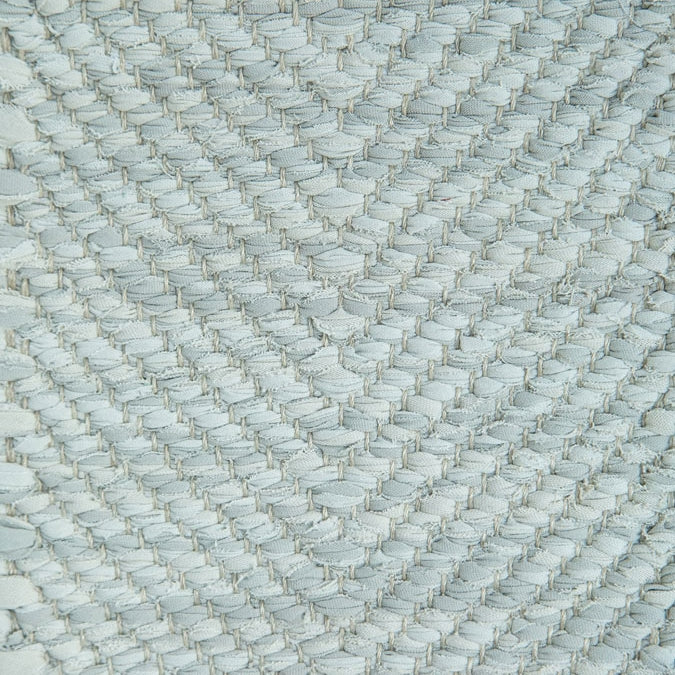<p>Vertical Herringbone, light grey mix 128, 129, 150 on the natural yarn</p>