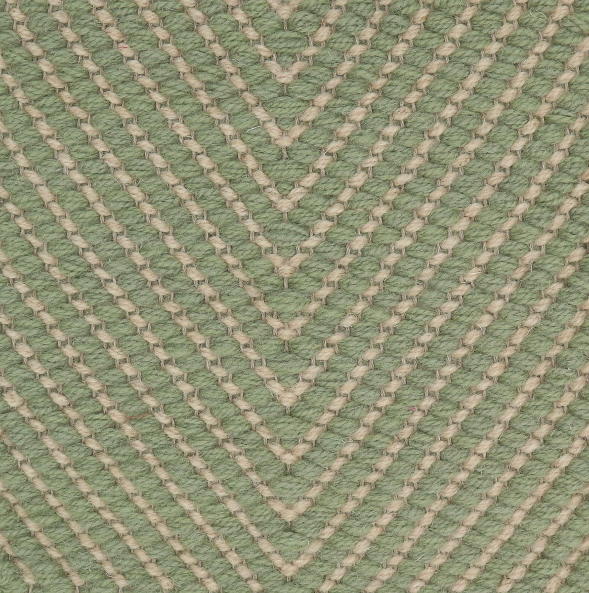 <p>Dual Vertical Herringbone, main green mix CH016, 4015, inside cream 07 on the natural yarn</p>